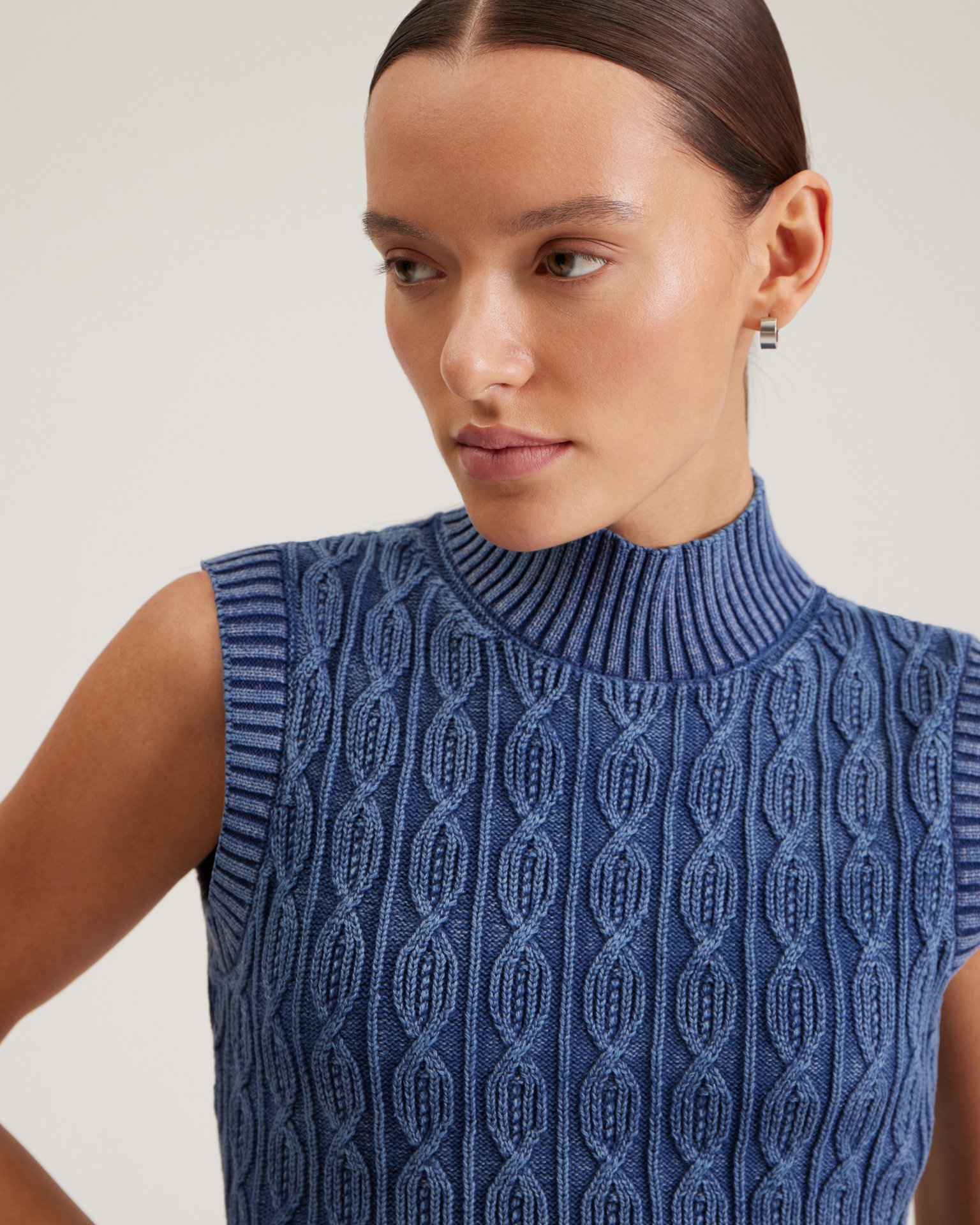 Вязаный жилет 5