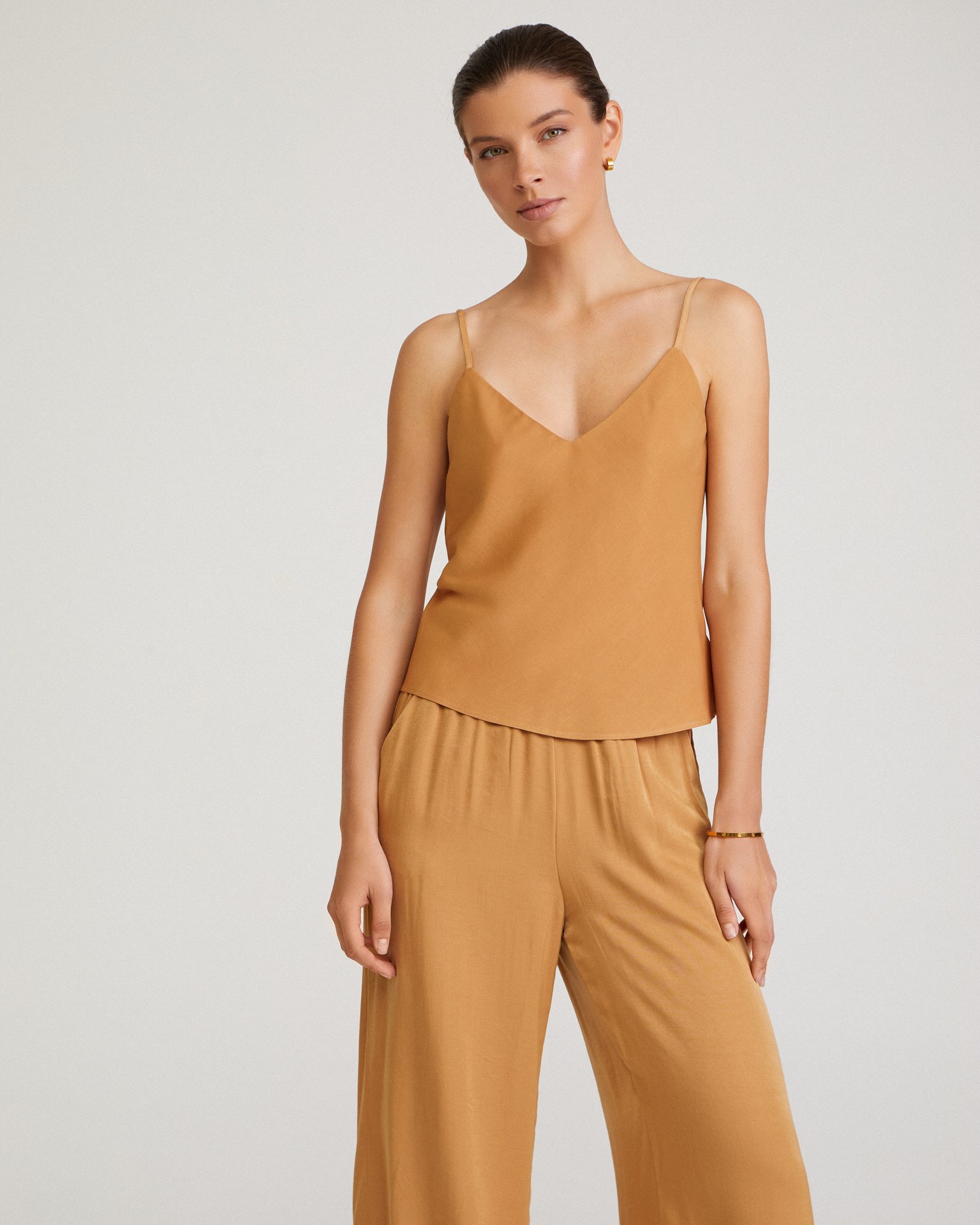 Топ на бретелях 2