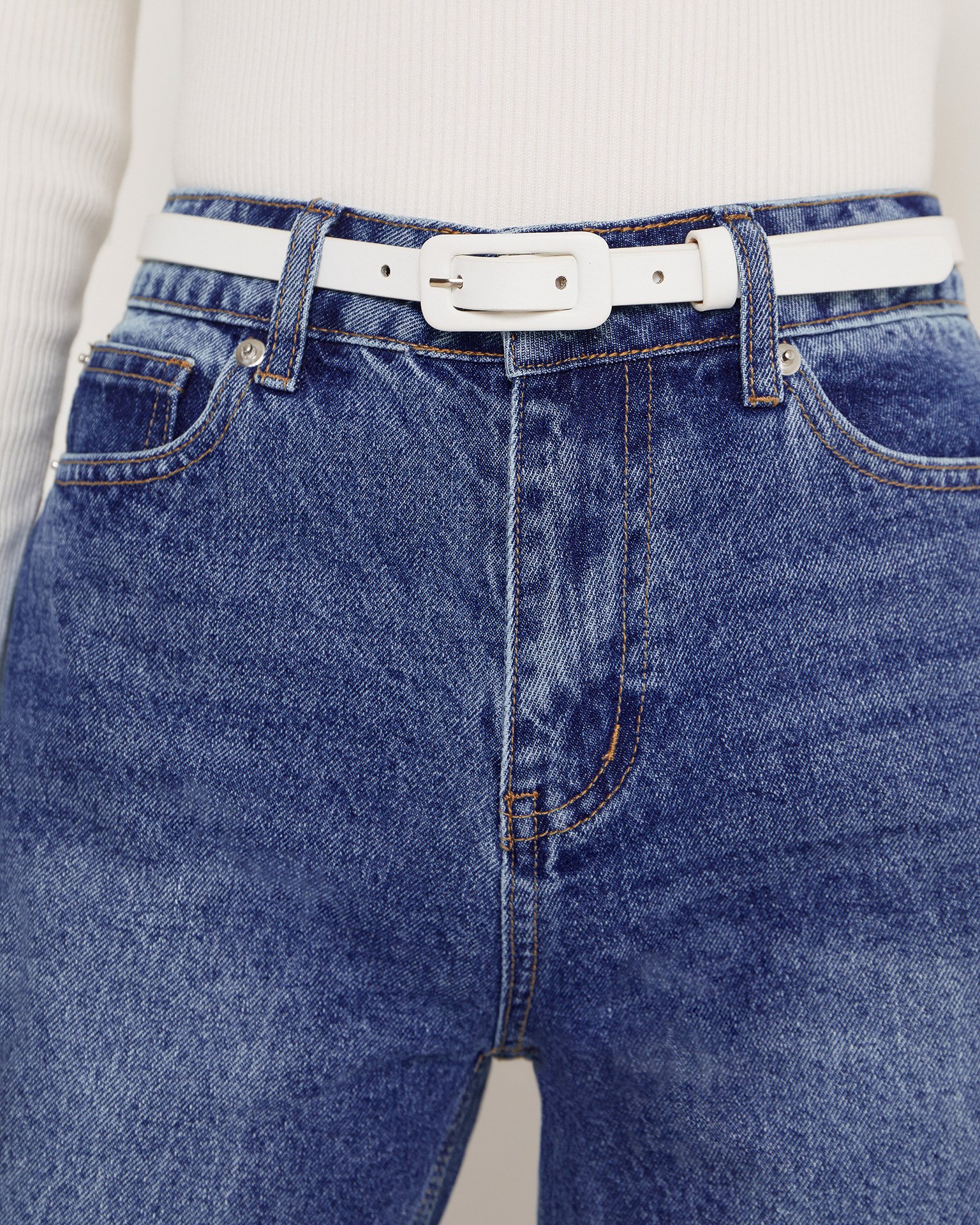 Белый тонкий ремень 2