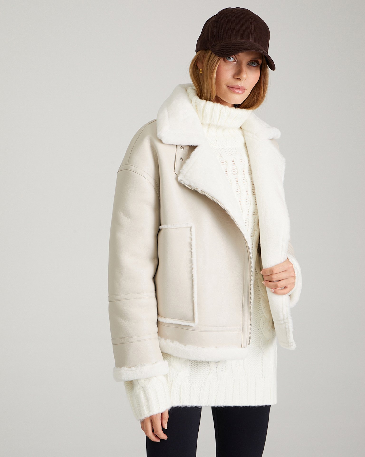 Бейсболка в шоколадном оттенке 2