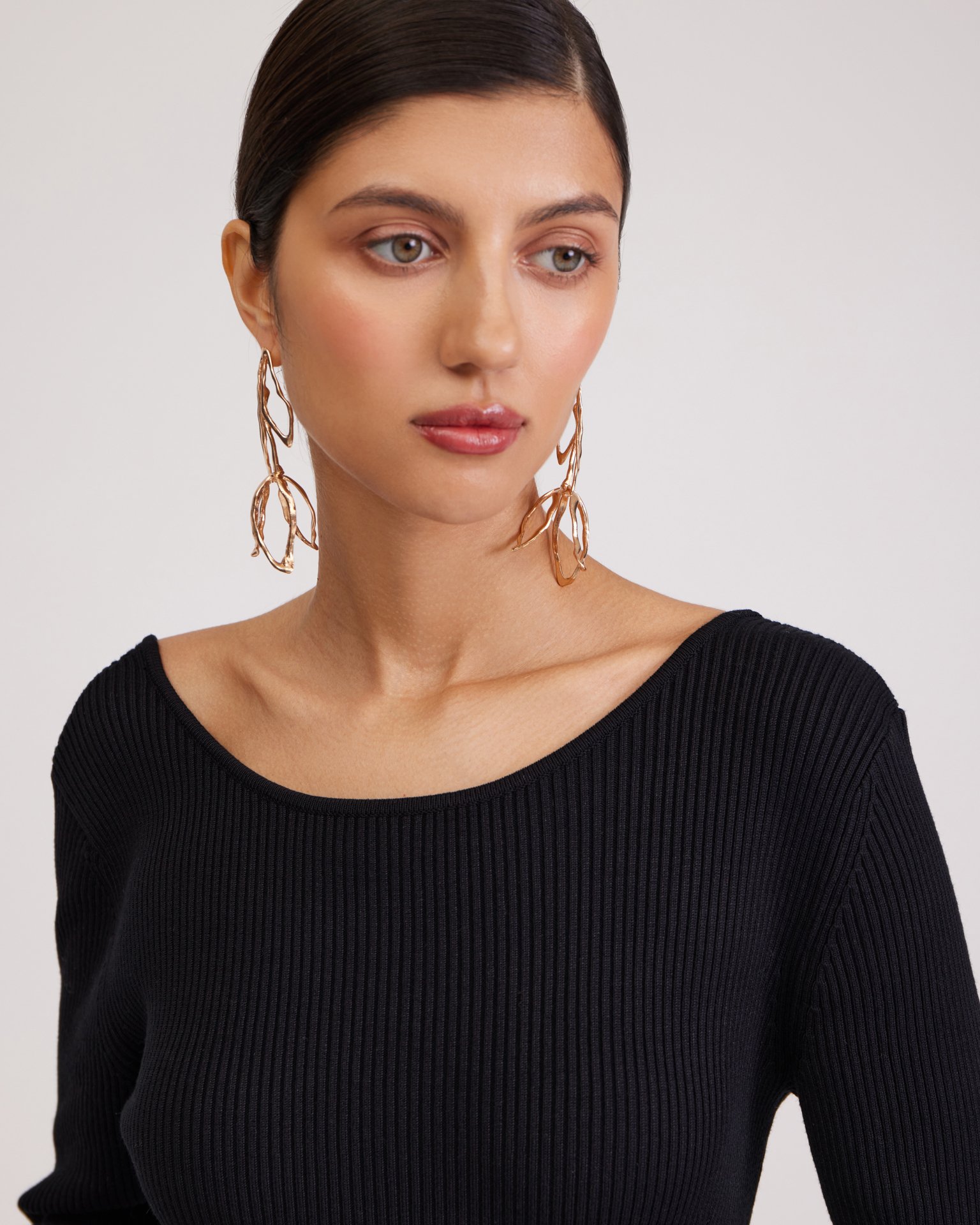 Золотистые серьги-тюльпаны 2