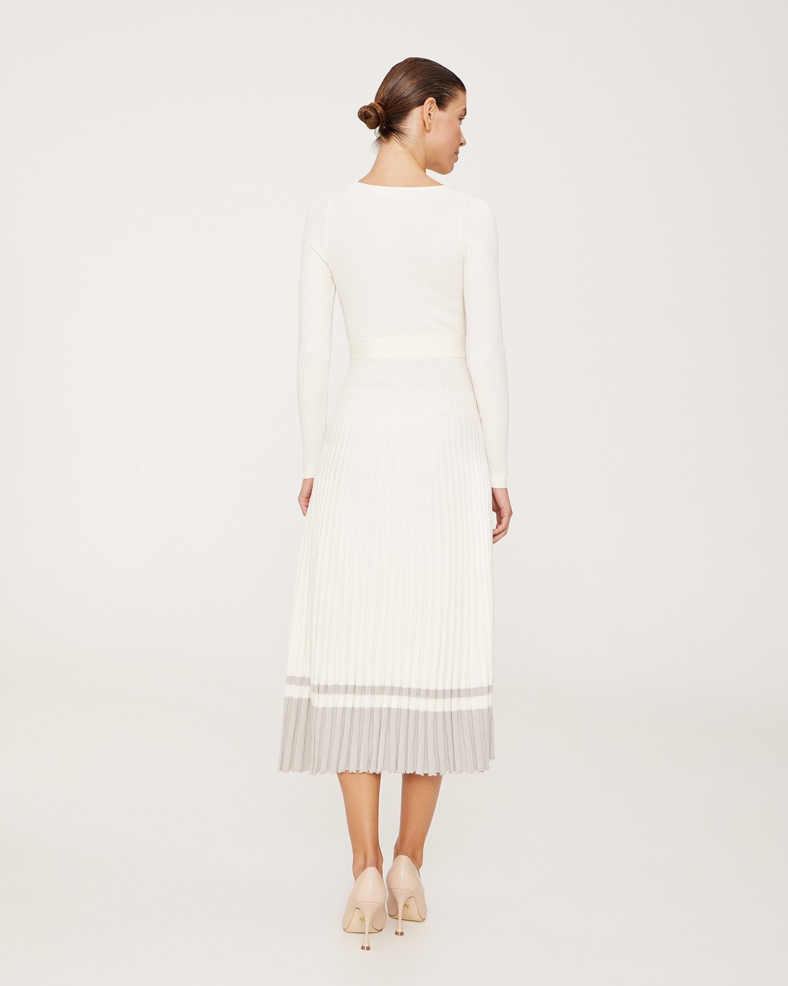 Платье с длинными рукавами 4