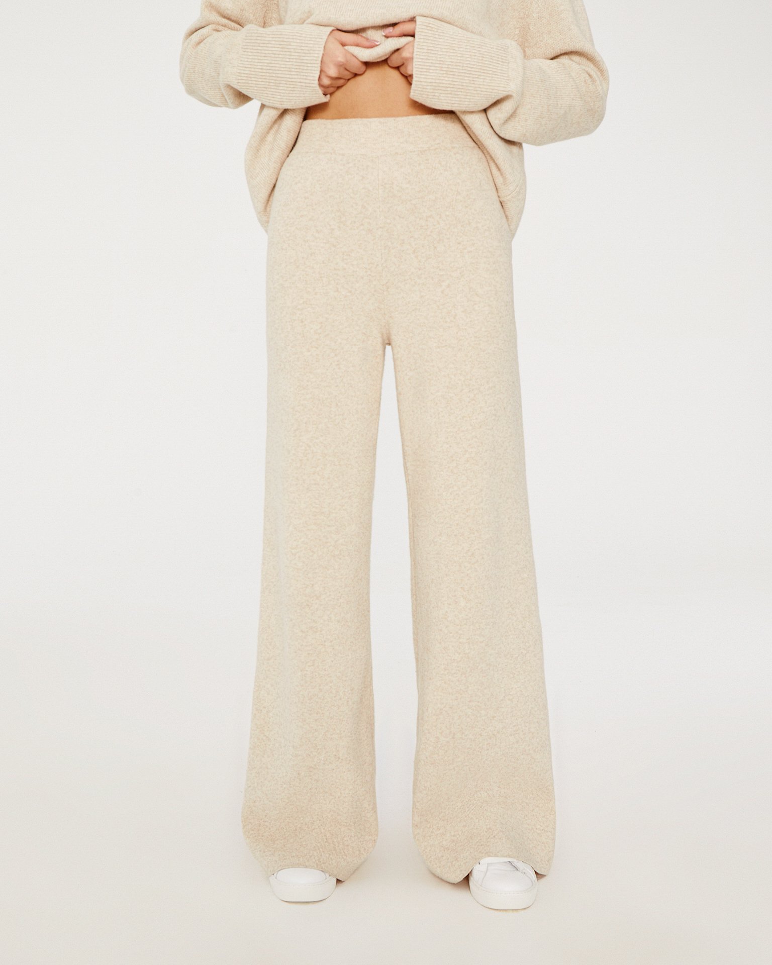 Трикотажные брюки в бежевом цвете 5