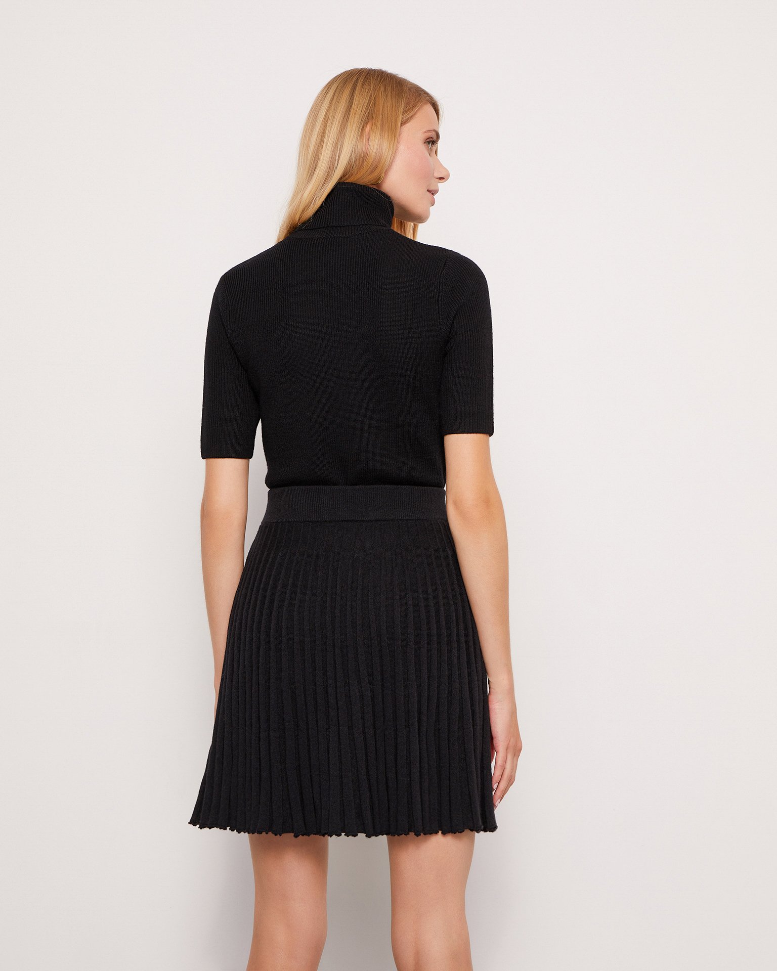 Плиссированая мини юбка 3