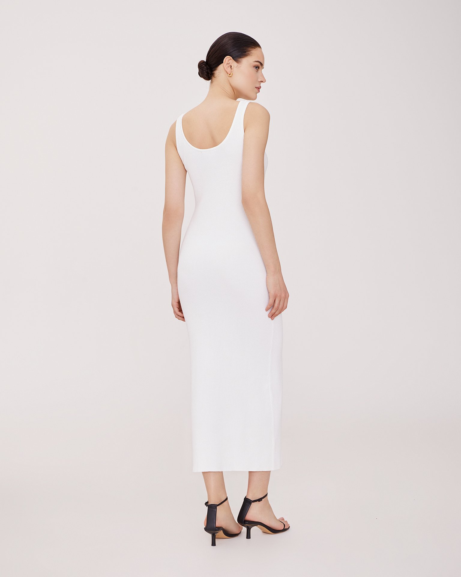 Платье миди белого цвета 3