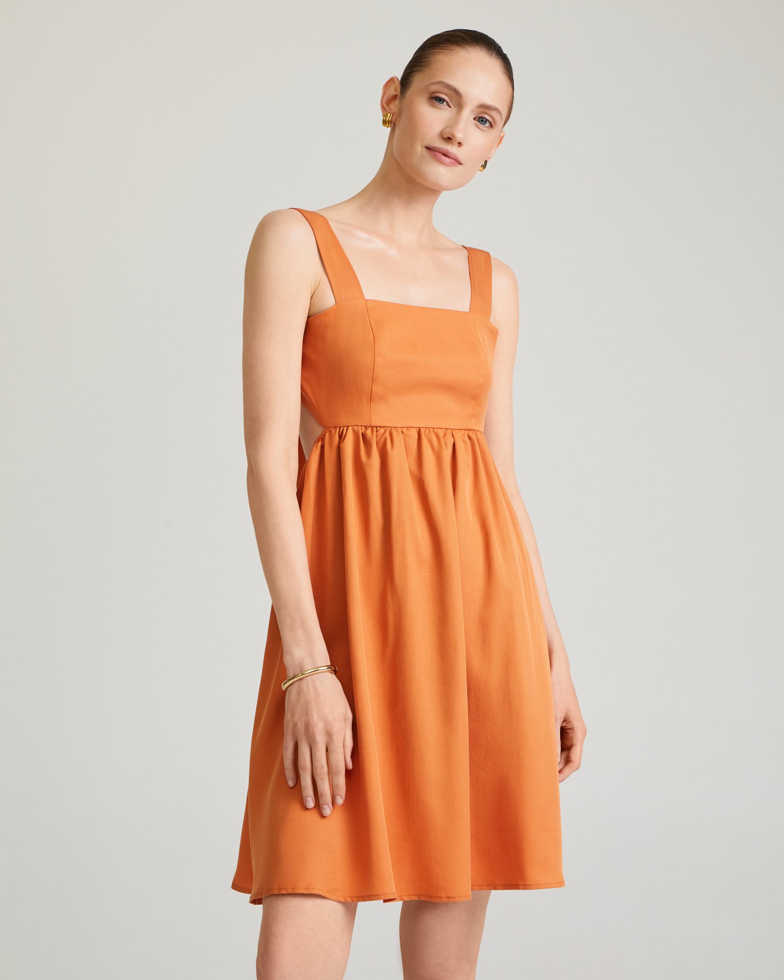 Платье с открытой спиной в терракотовом цвете 3