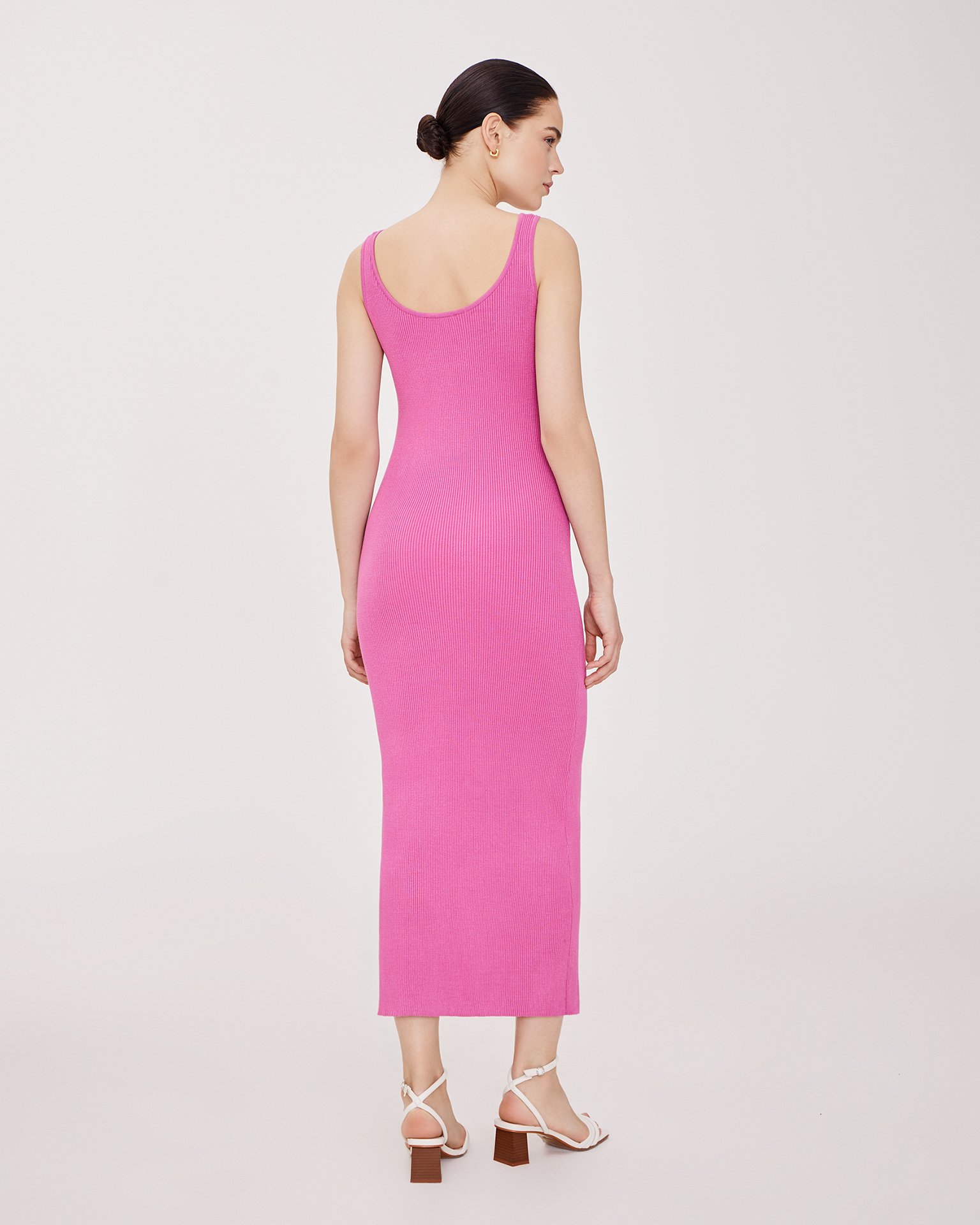 Платье на бретелях 3