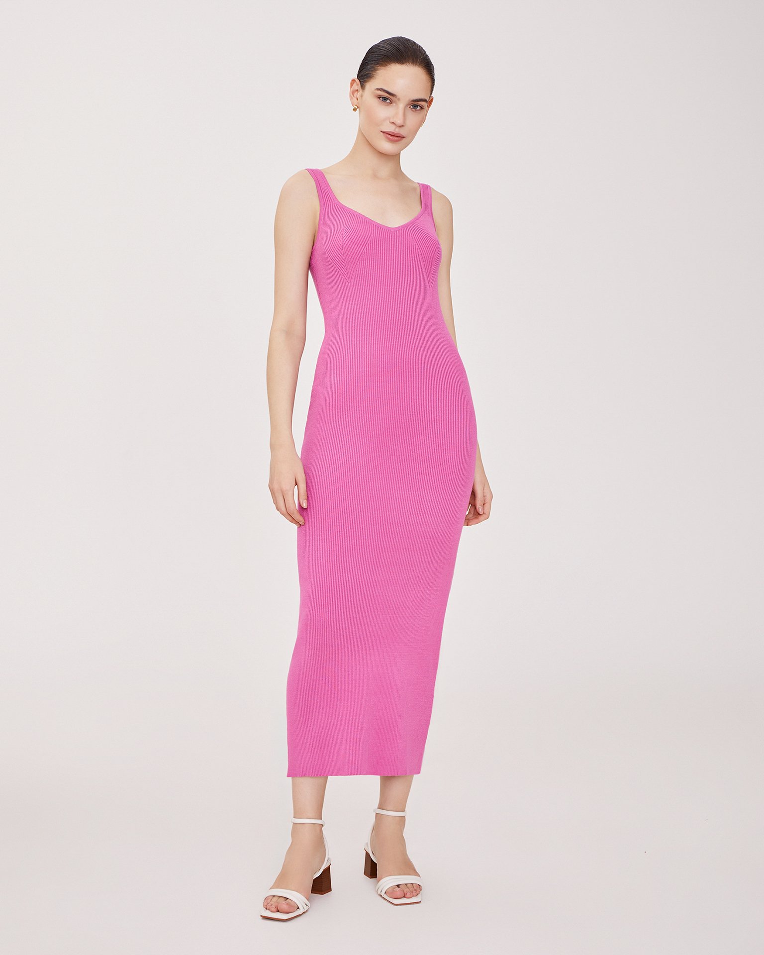 Платье на бретелях 1