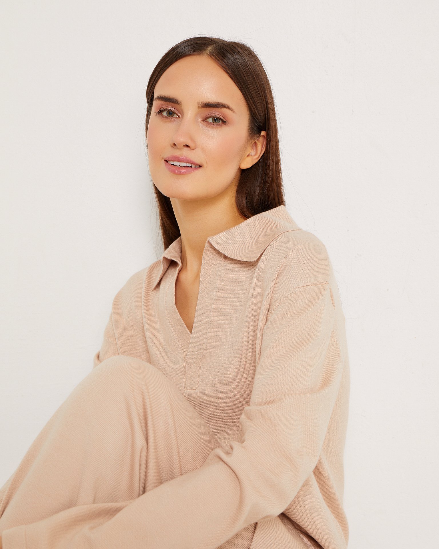 Костюм с джемпером и брюками 1