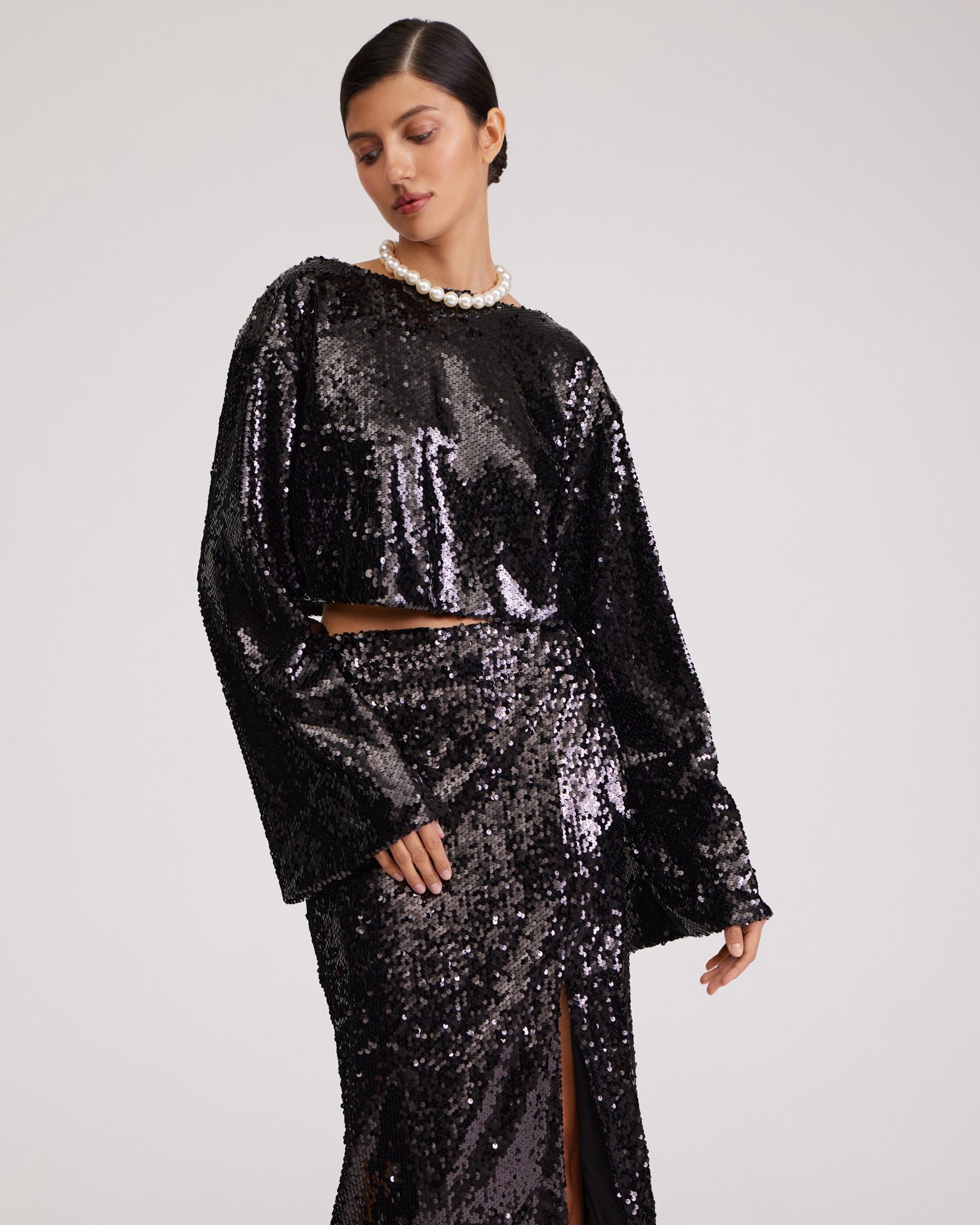 Черный топ с пайетками 4