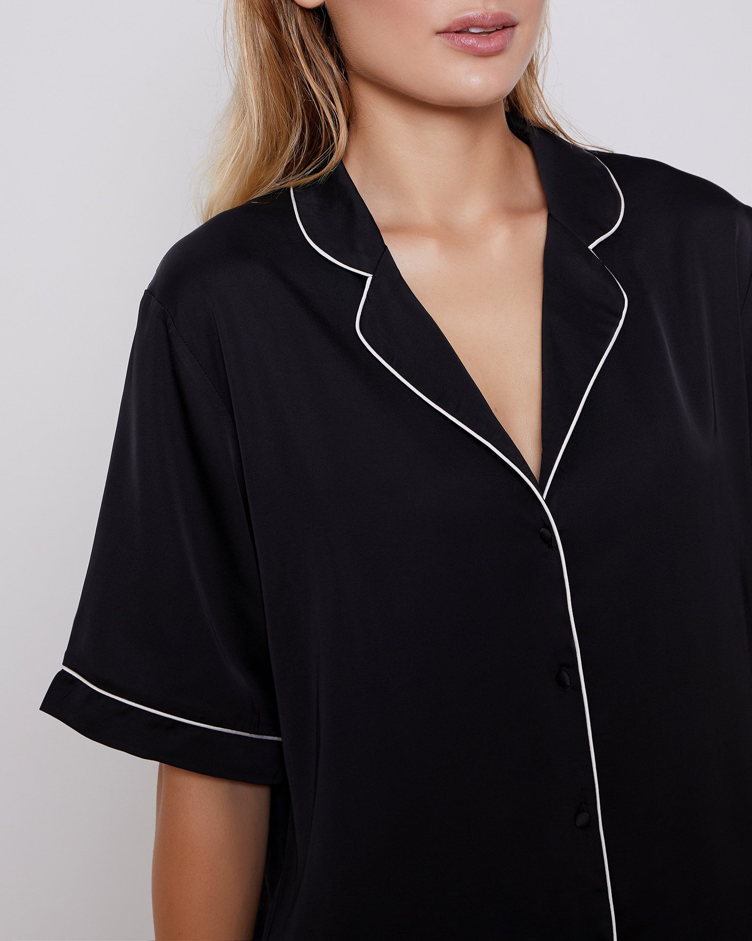 Shirt with short sleeves 7