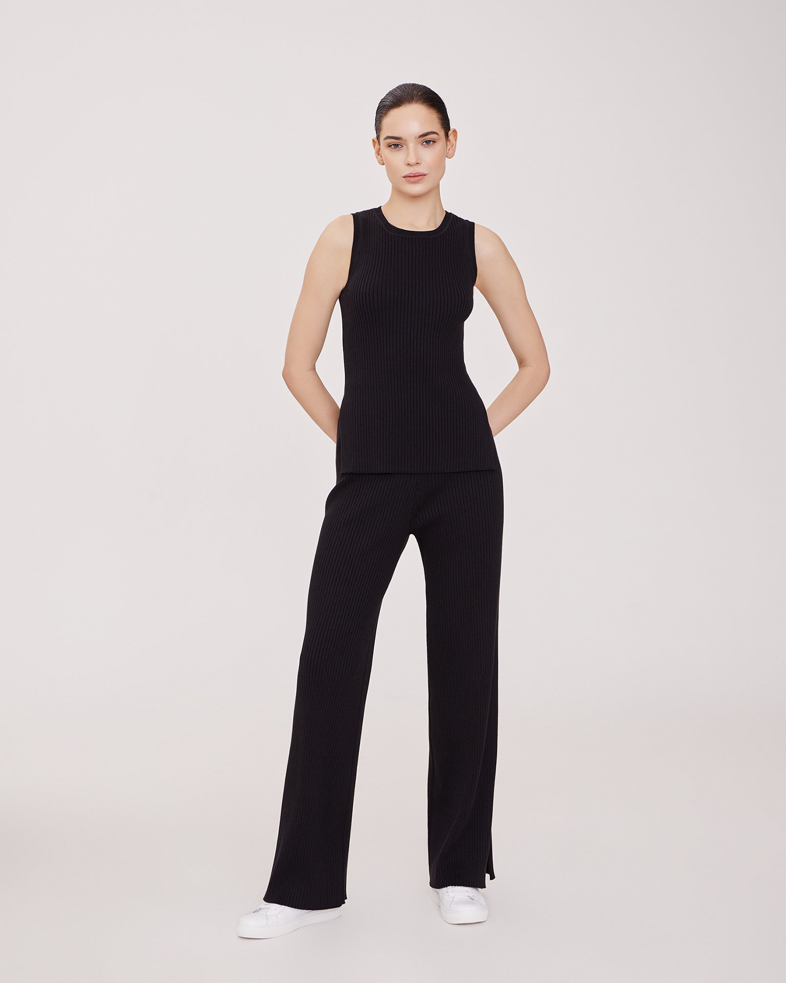 Брюки с разрезами по бокам 3