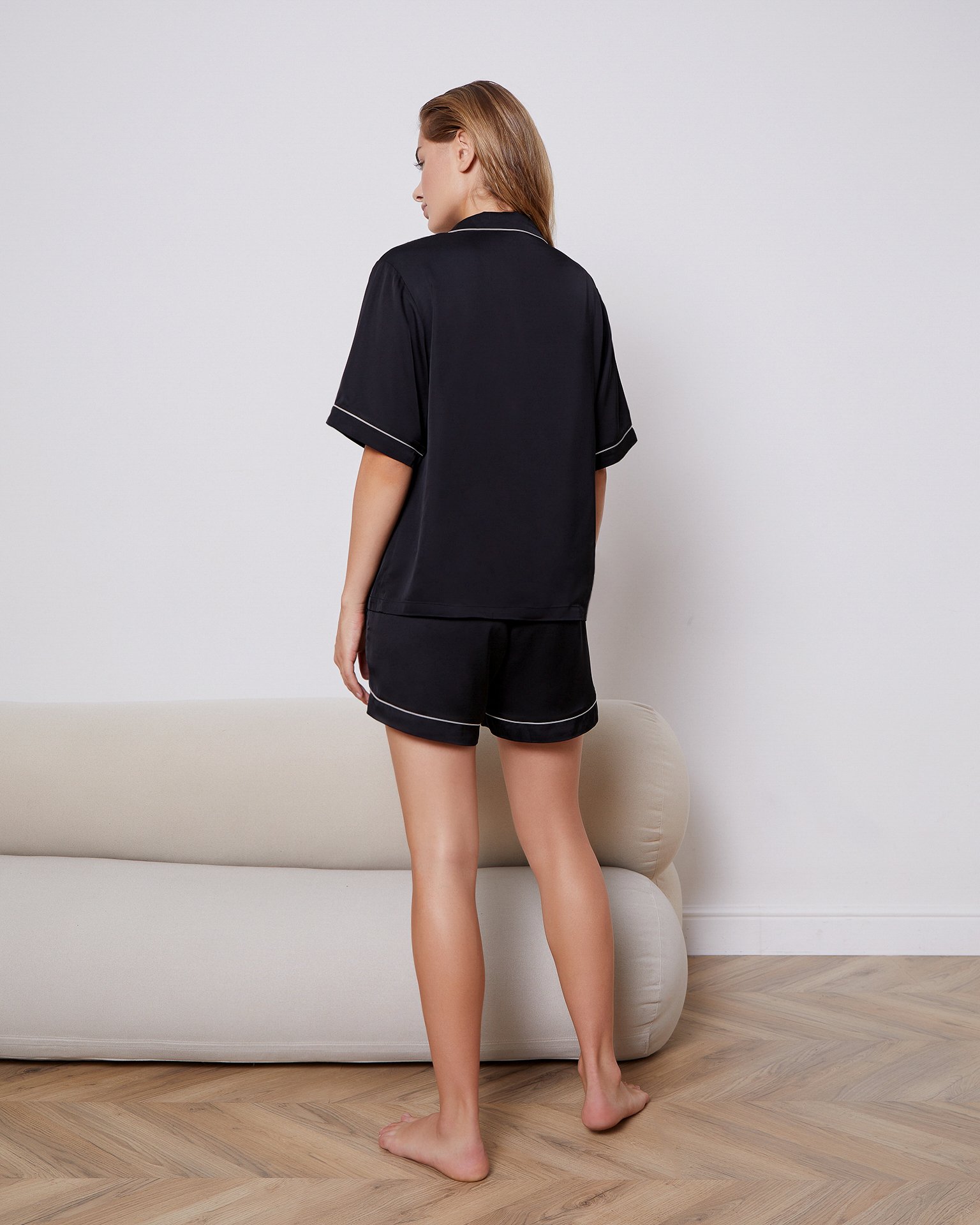 Shirt with short sleeves 4