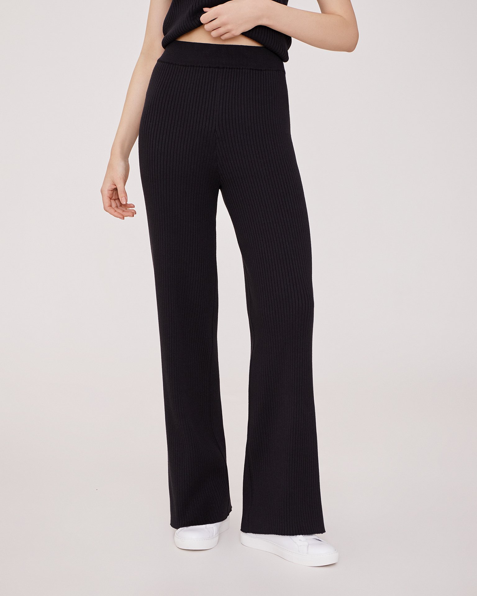 Брюки с разрезами по бокам 7