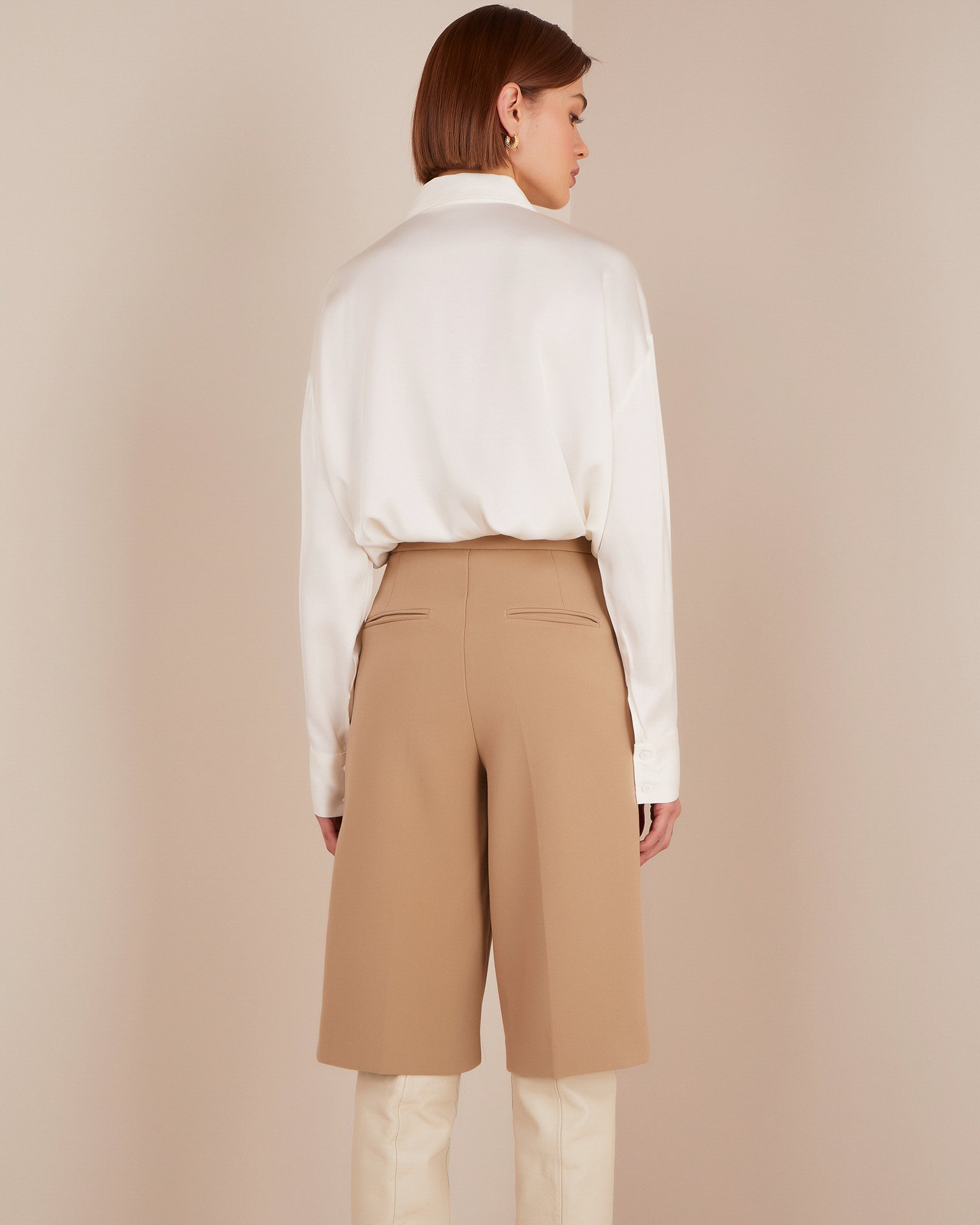 Белоснежная атласная рубашка 3