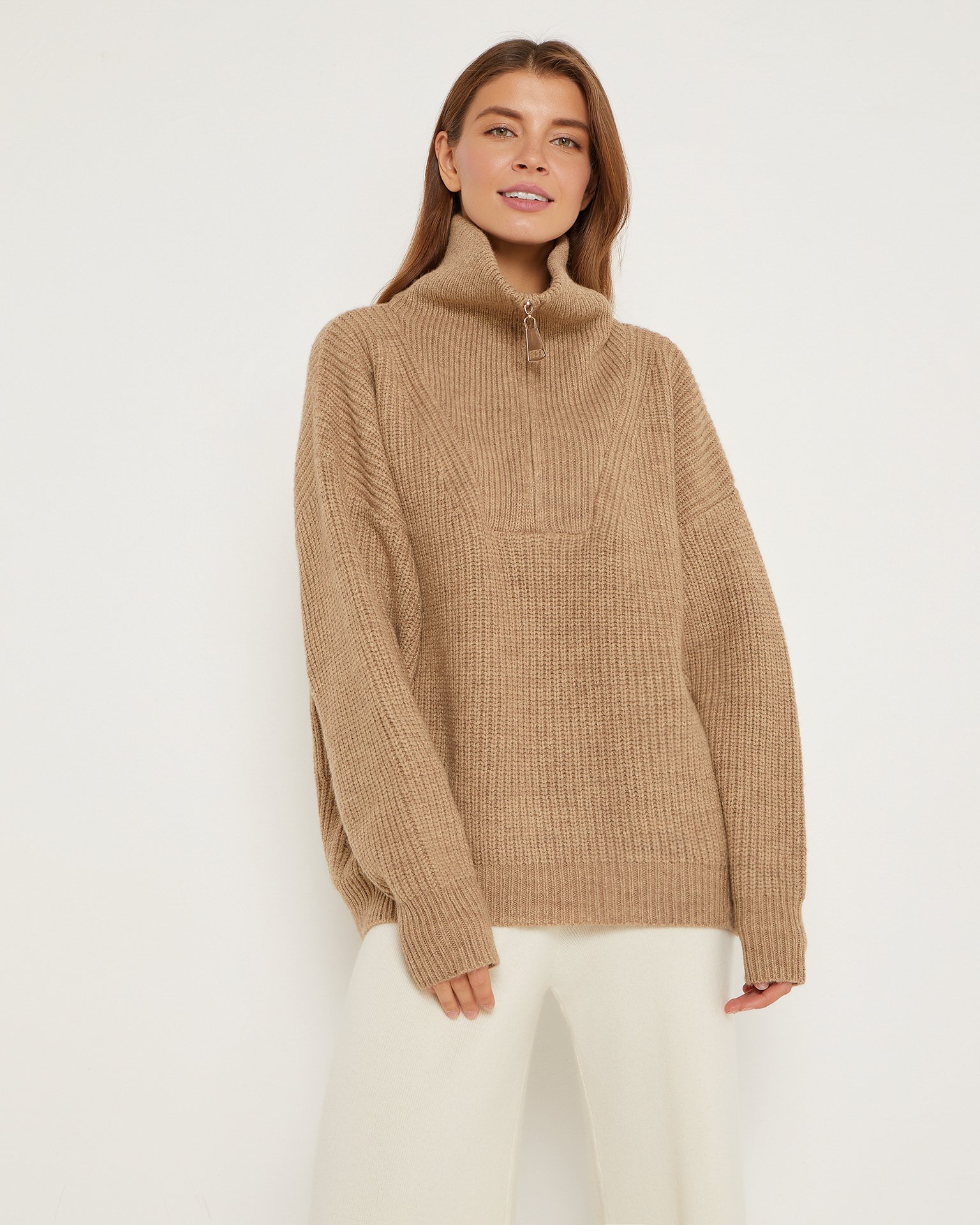 Объемный коричневый джемпер 4