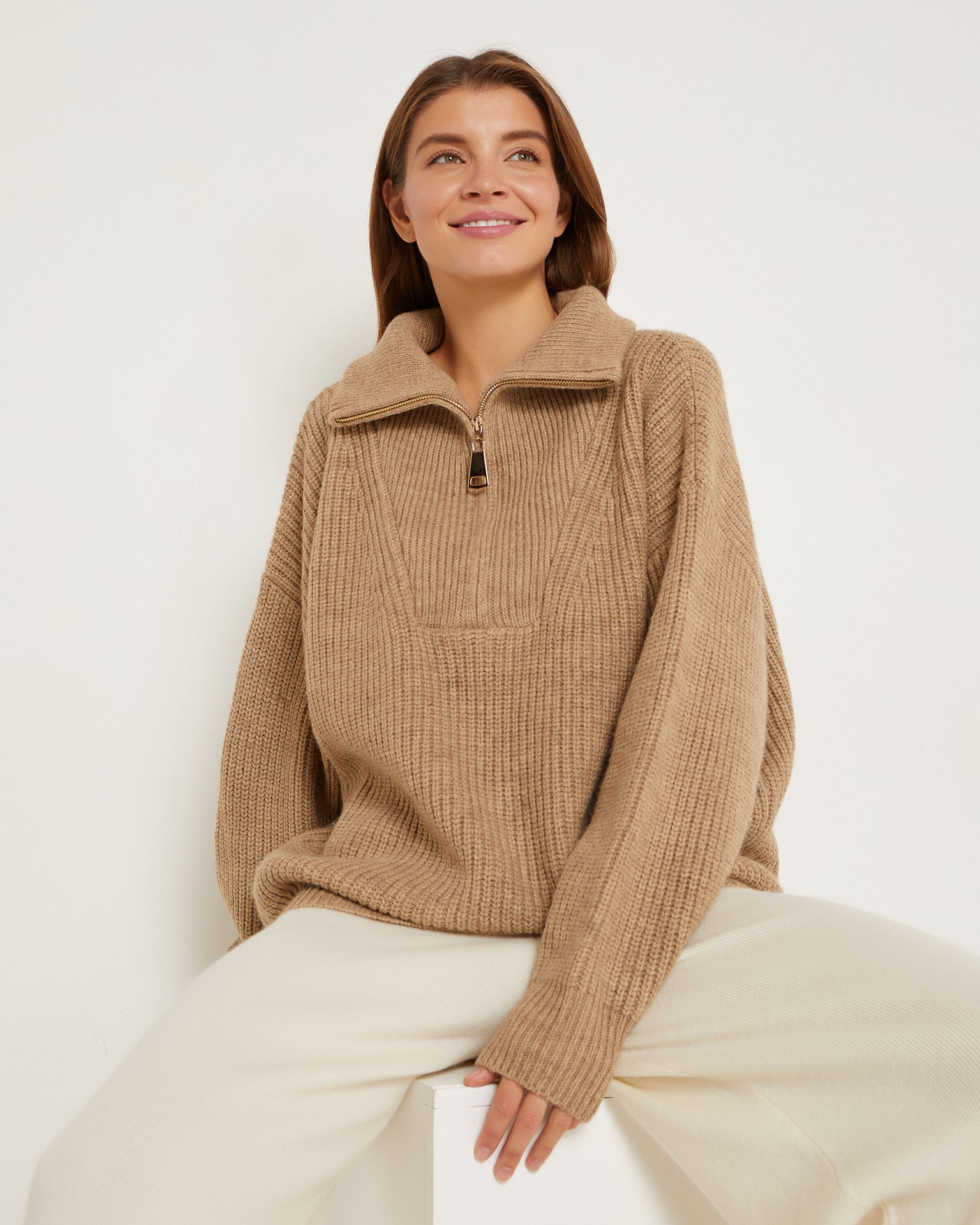 Объемный коричневый джемпер 1