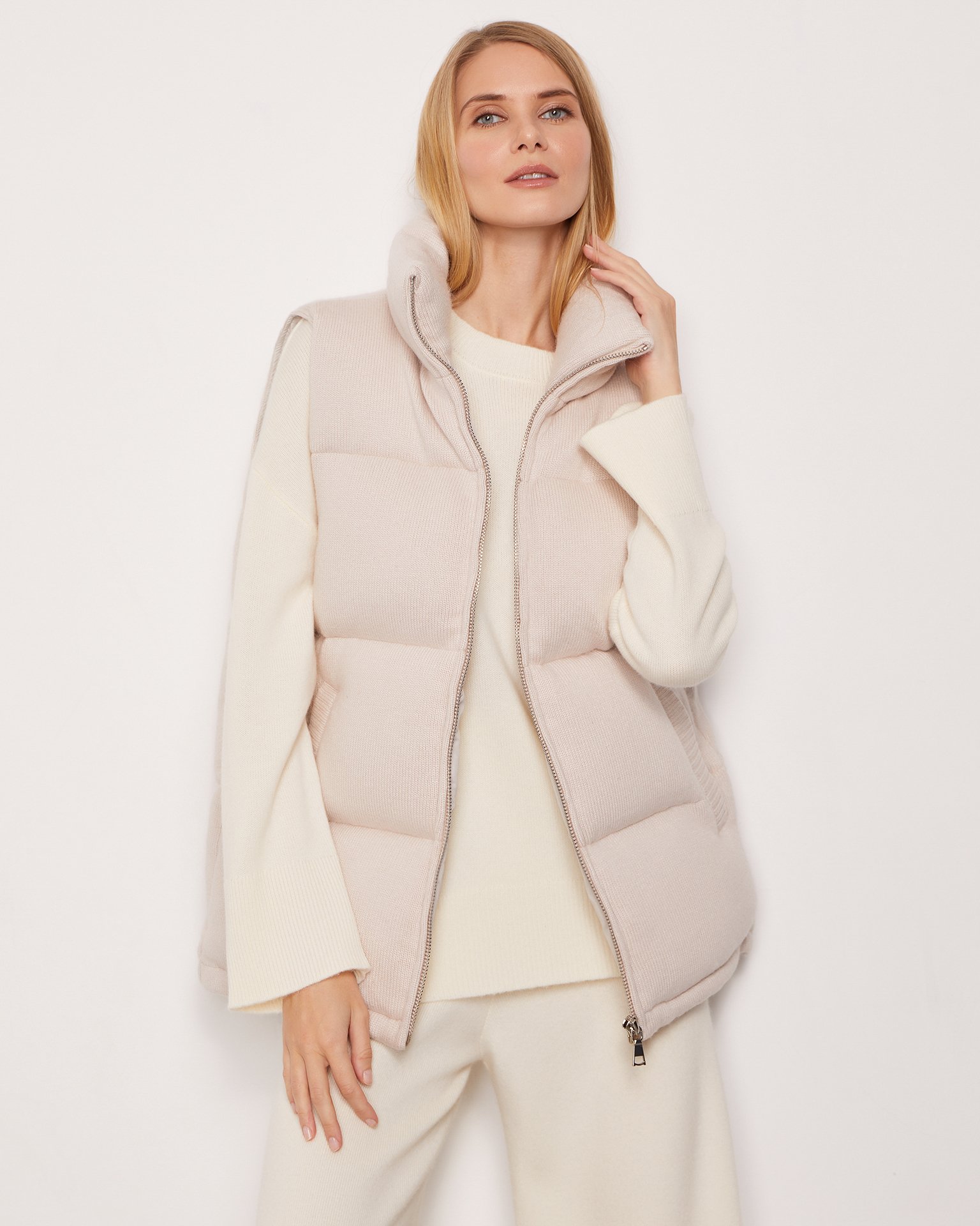 Жилет с воротником-стойкой 4