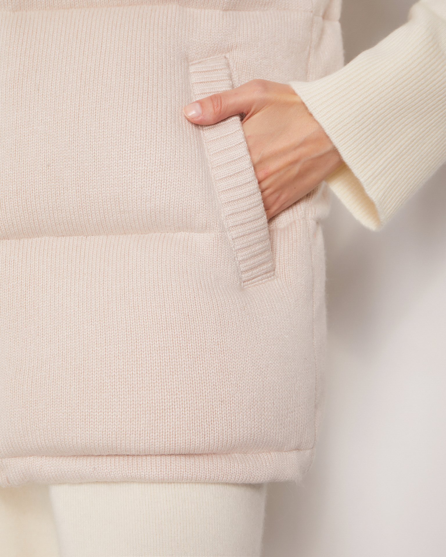 Жилет с воротником-стойкой 6