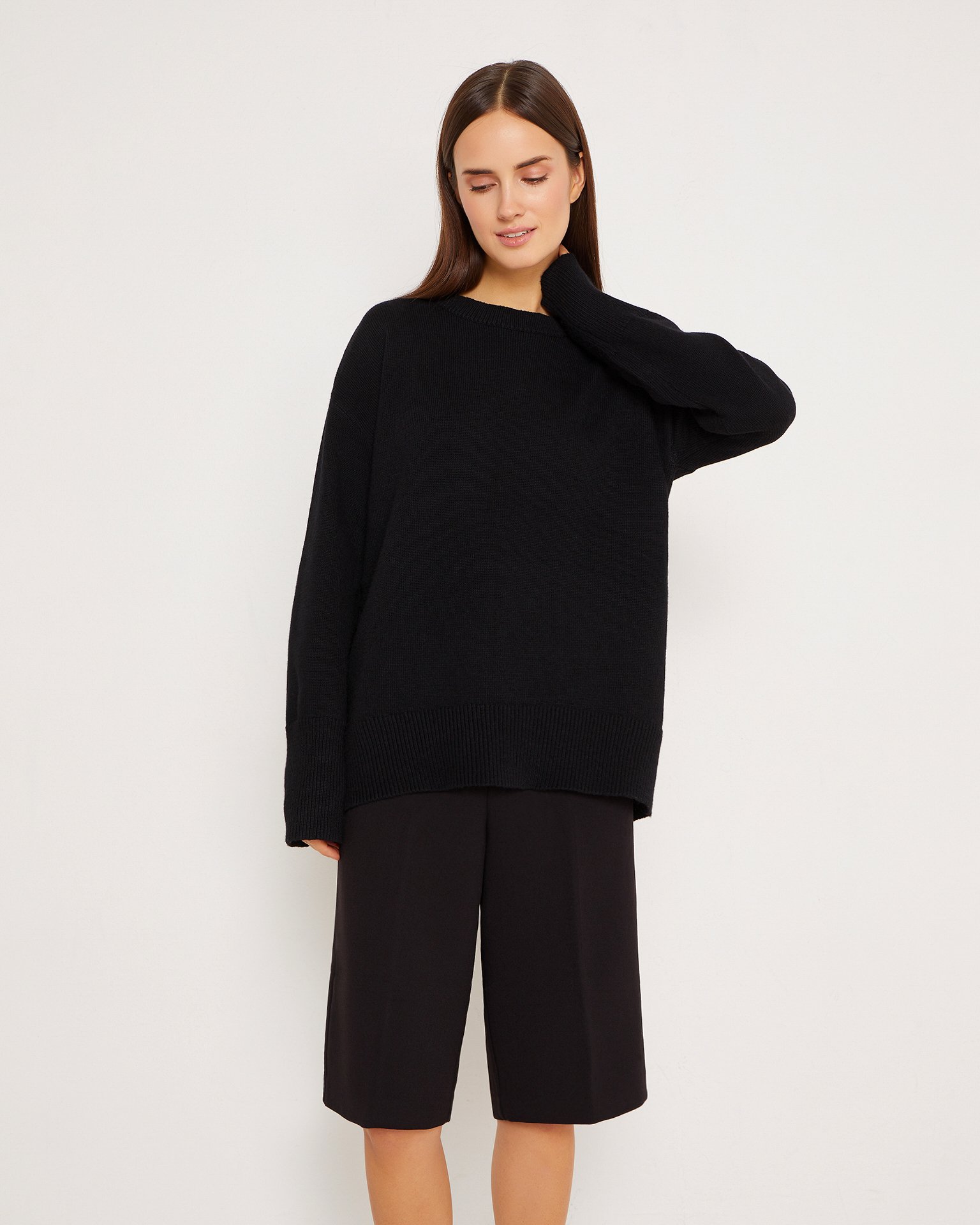 Bermuda shorts with pressed creases 3