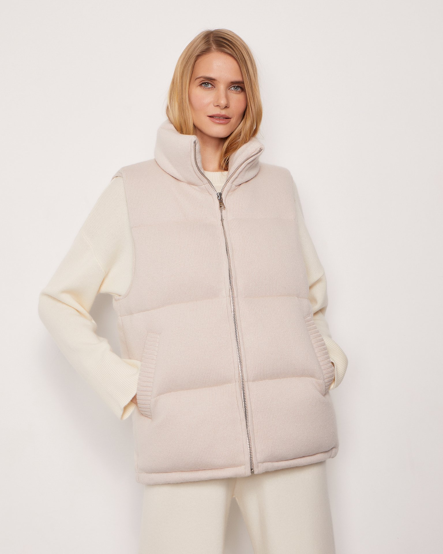 Жилет с воротником-стойкой 2