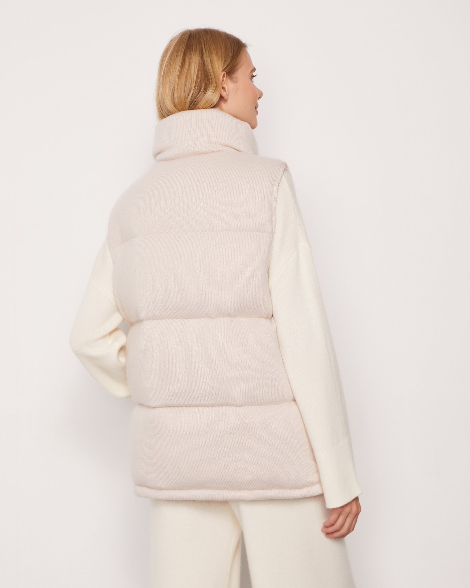 Жилет с воротником-стойкой 3