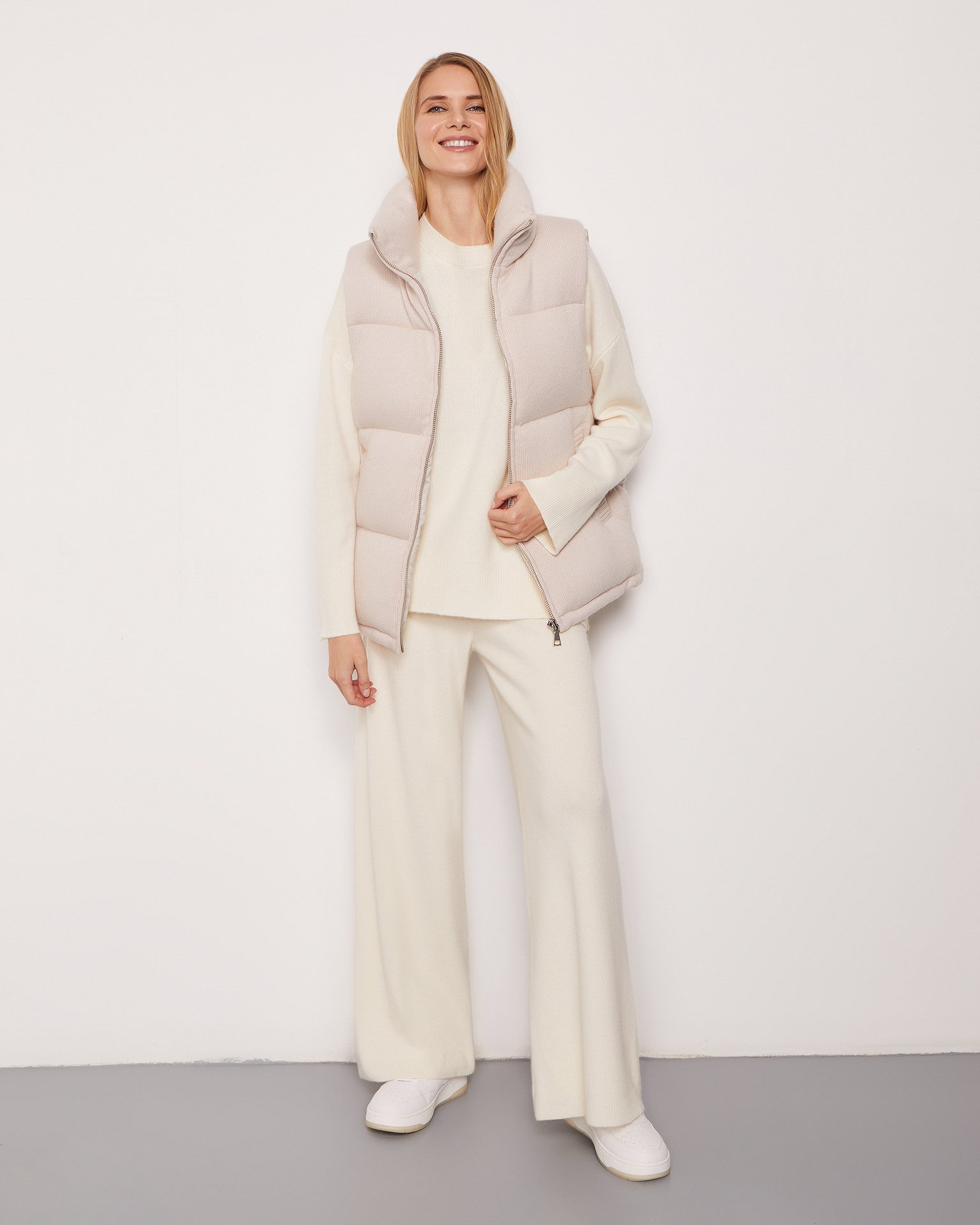 Жилет с воротником-стойкой 1