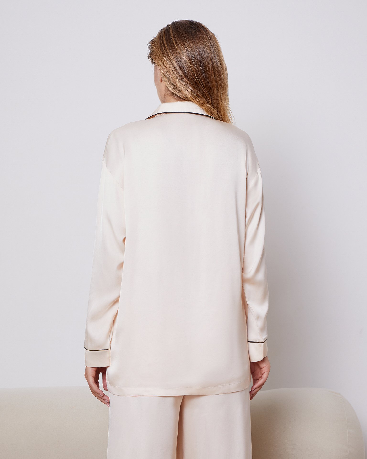 A pyjama-style shirt 3