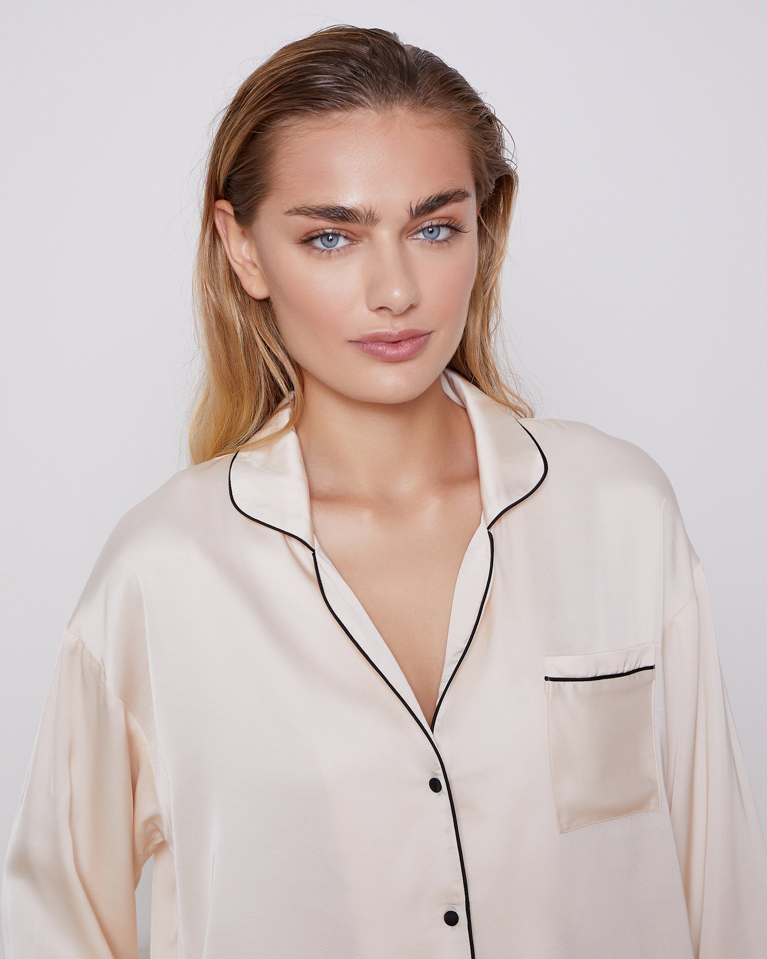 A pyjama-style shirt 5