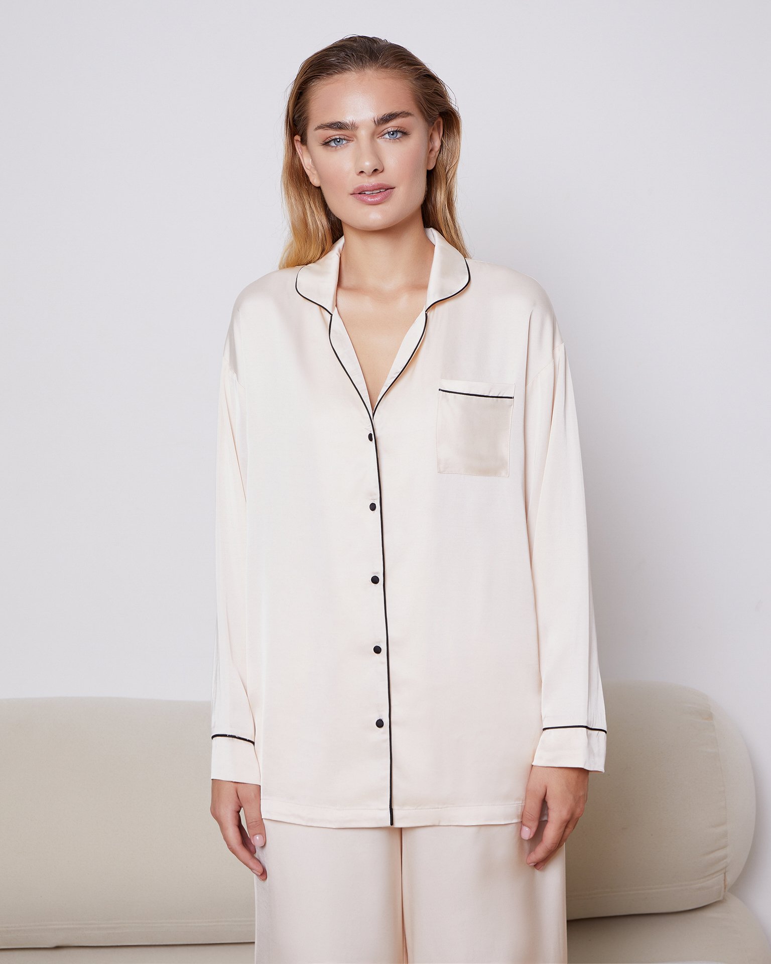 A pyjama-style shirt 4