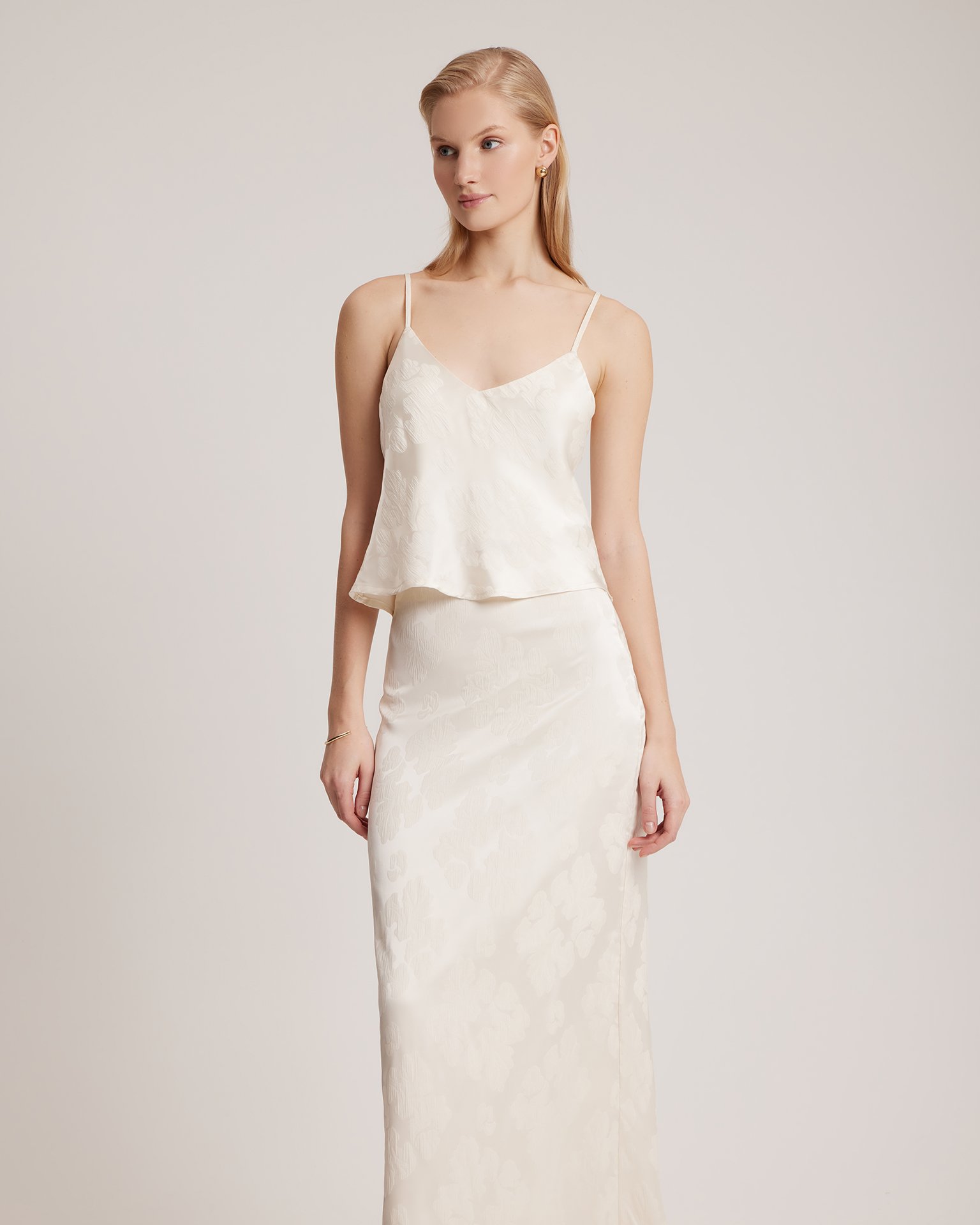 Топ на тонких бретелях 4