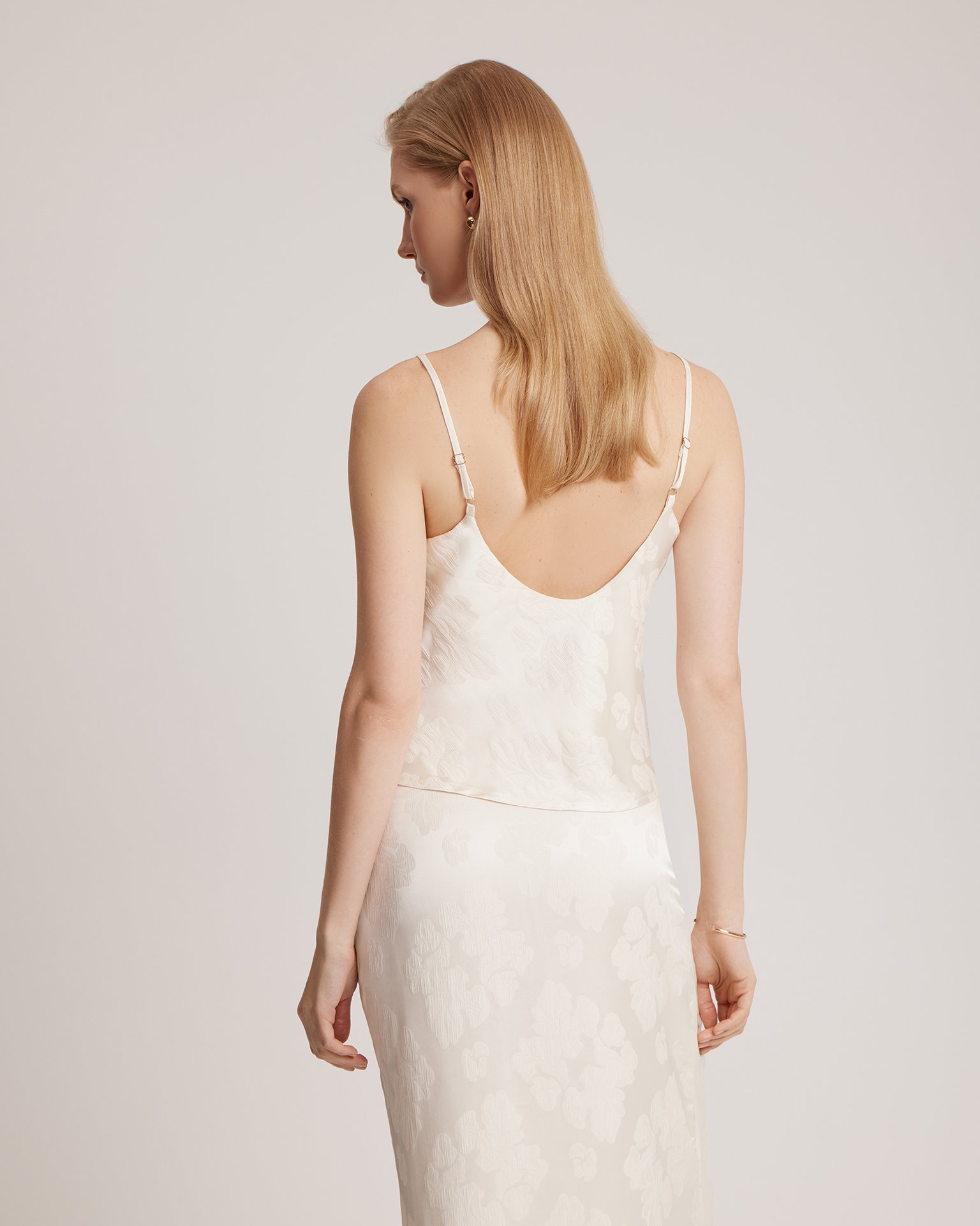 Топ на тонких бретелях 3