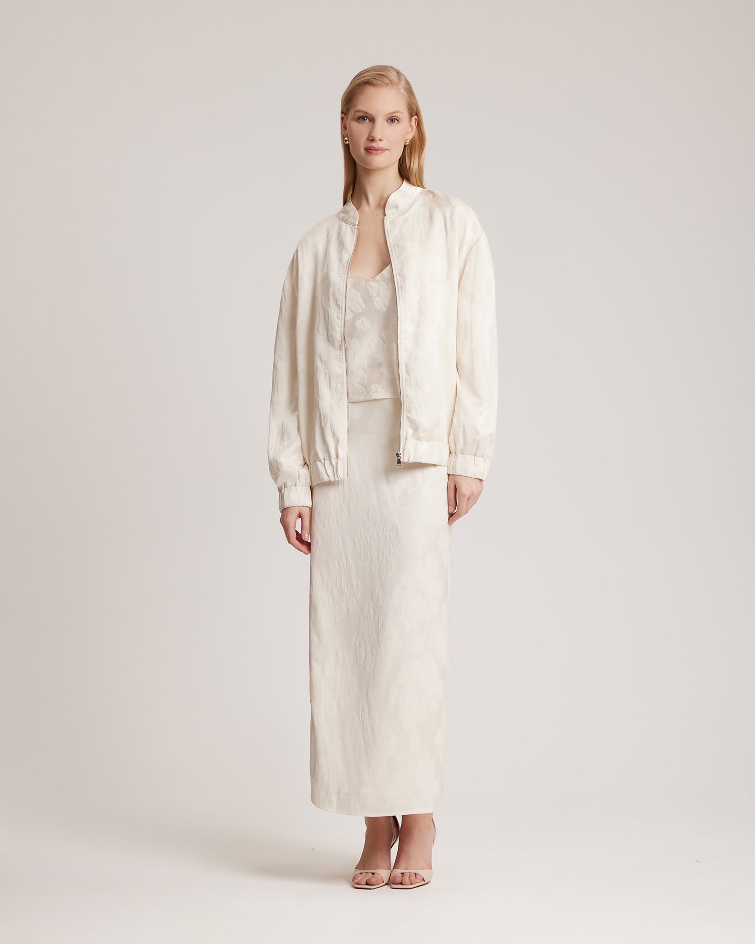 Топ на тонких бретелях 2