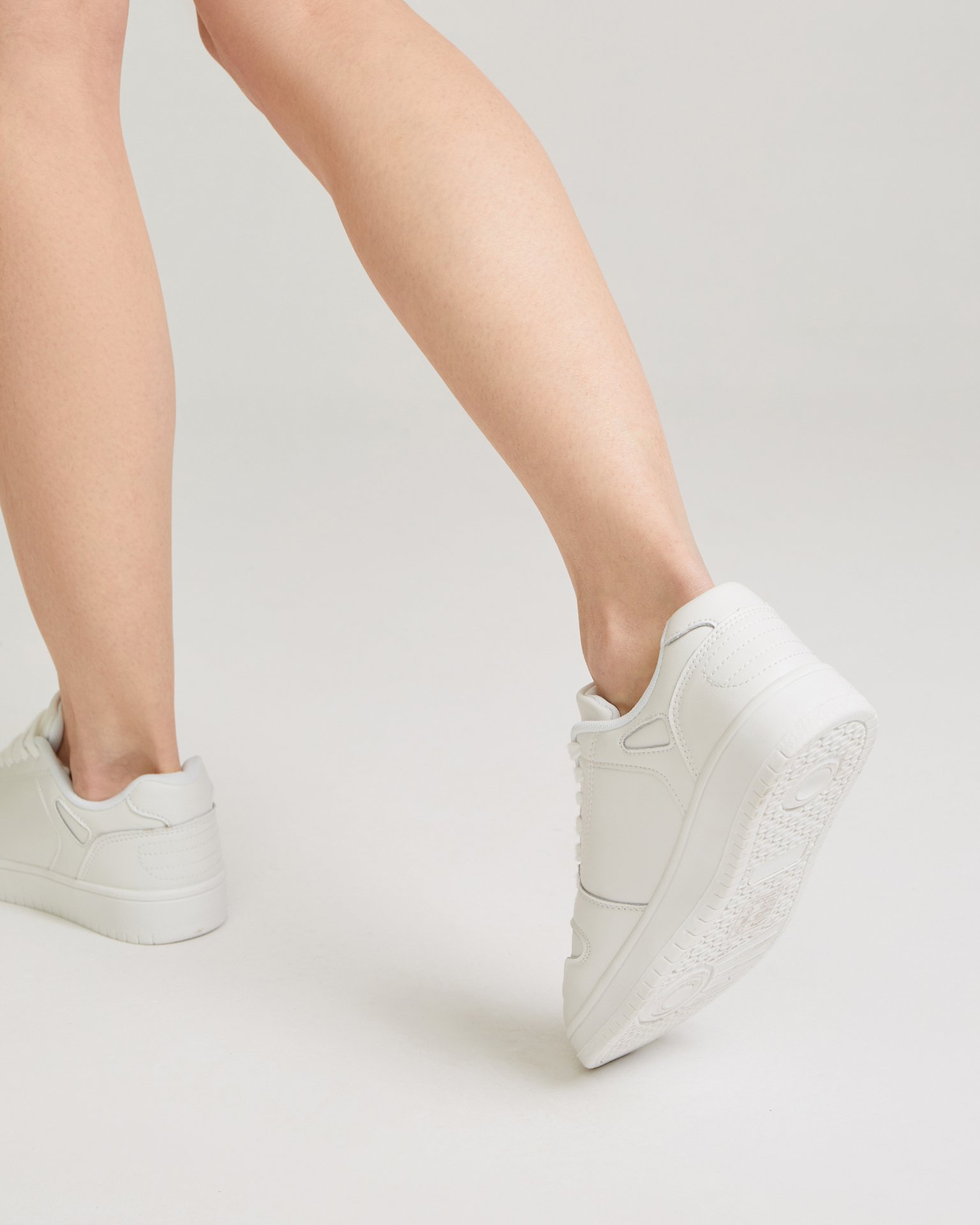 Белые кеды из натуральной кожи 4