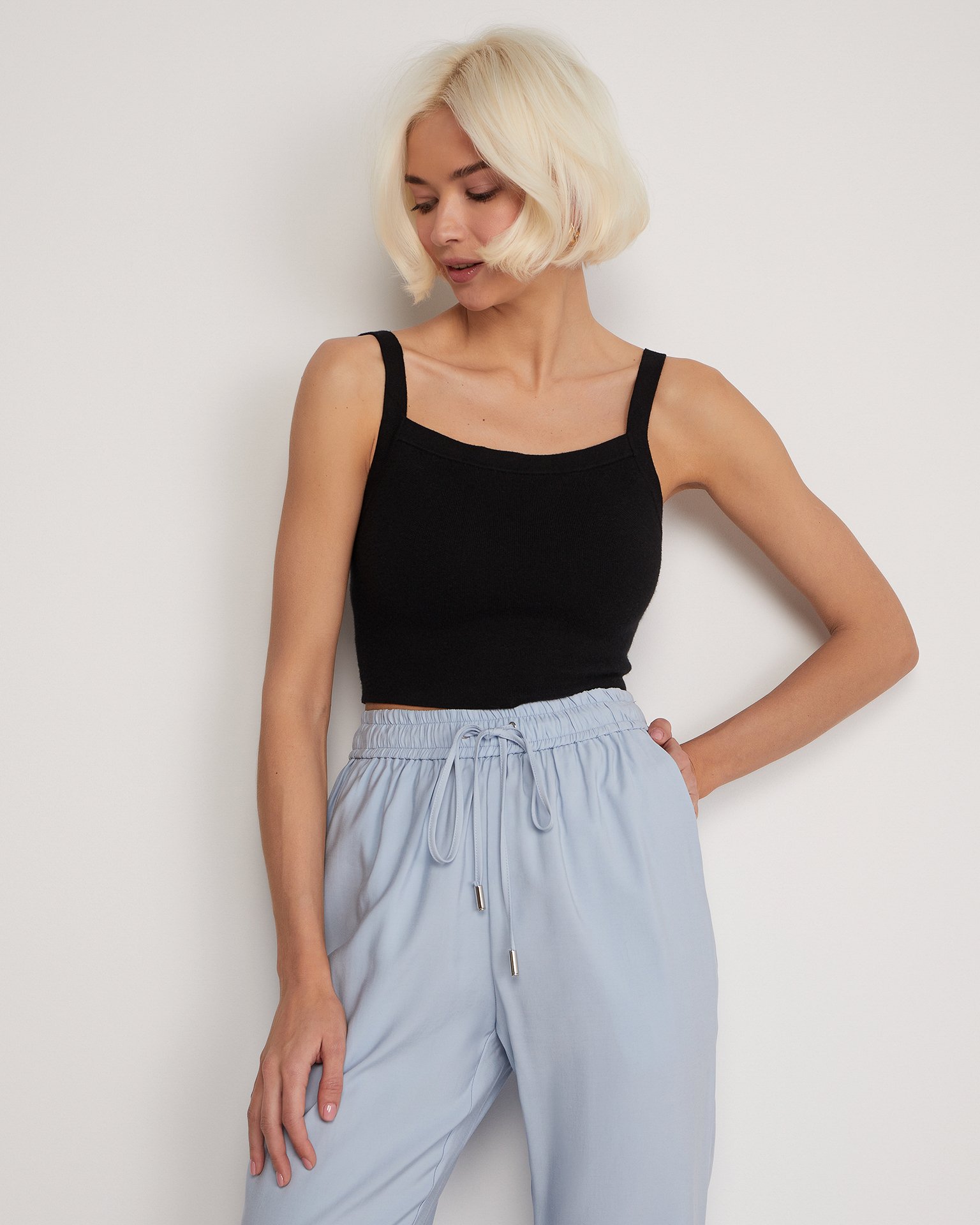 Брюки на резинке в голубом цвете 4