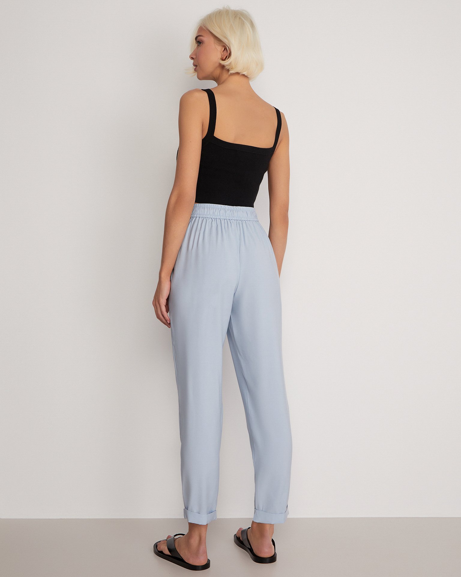 Брюки на резинке в голубом цвете 3