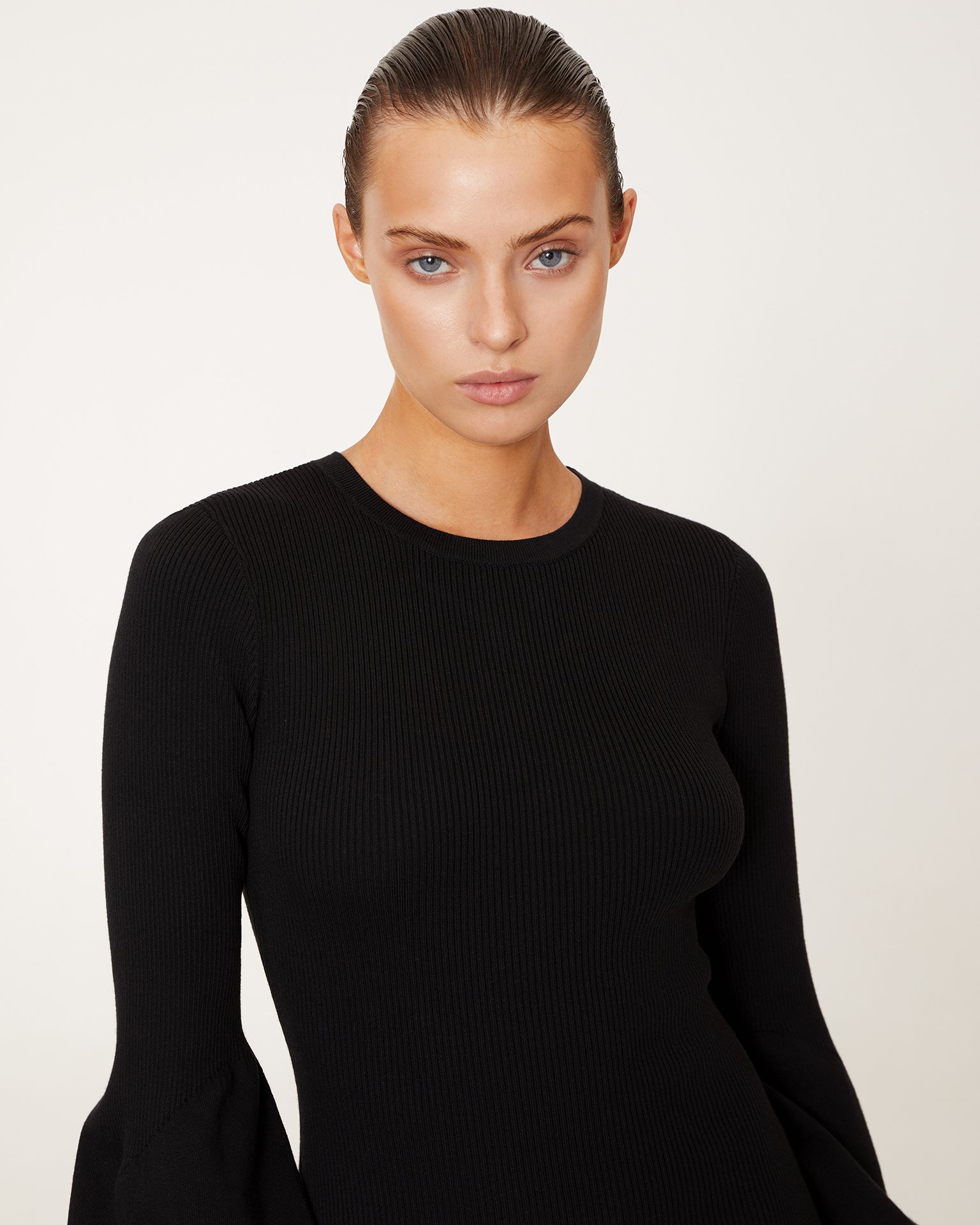 Облегающее платье миди в черном цвете 5