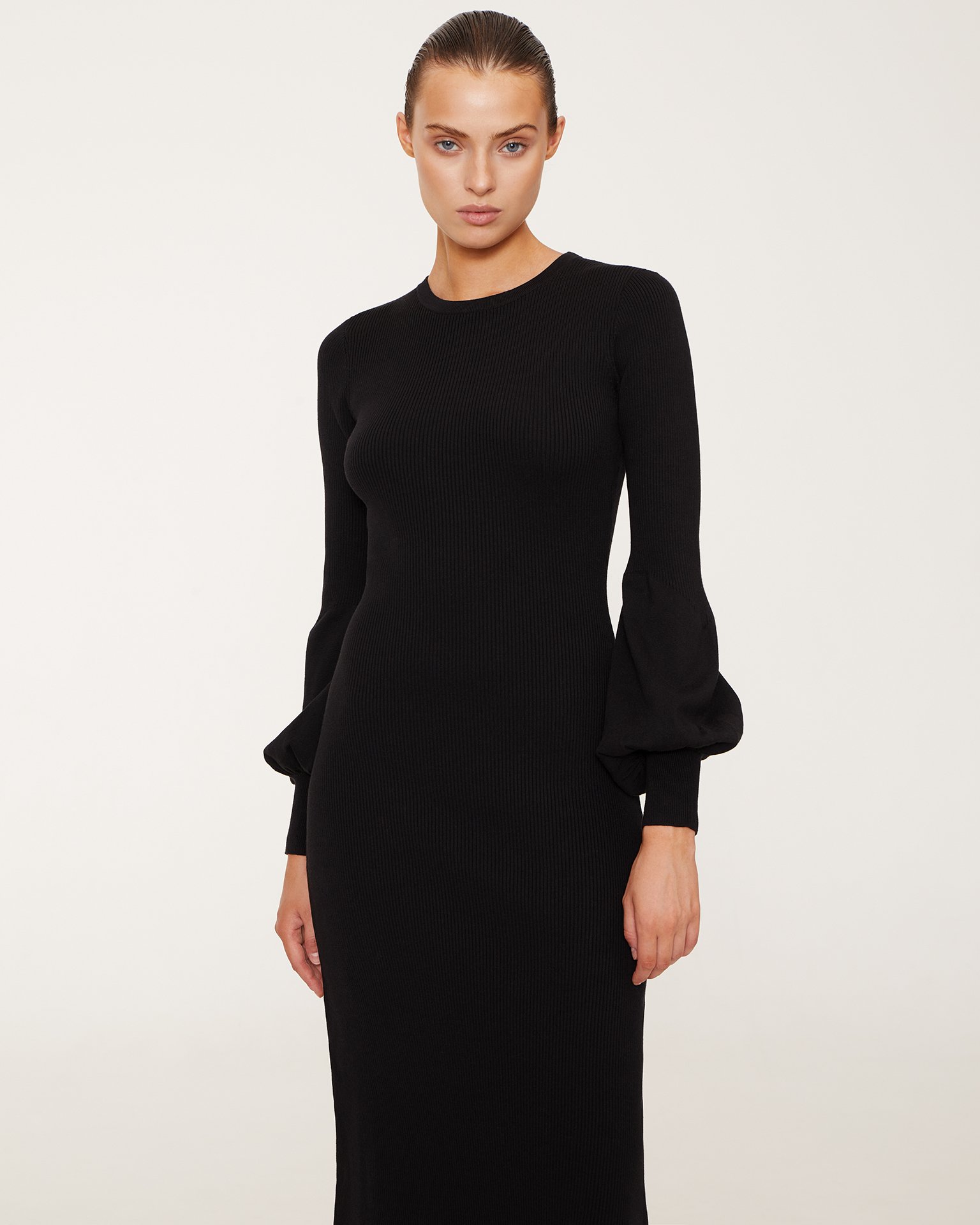 Облегающее платье миди в черном цвете 4