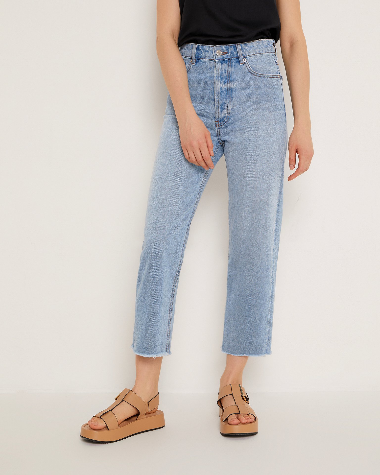 Голубые широкие джинсы 4