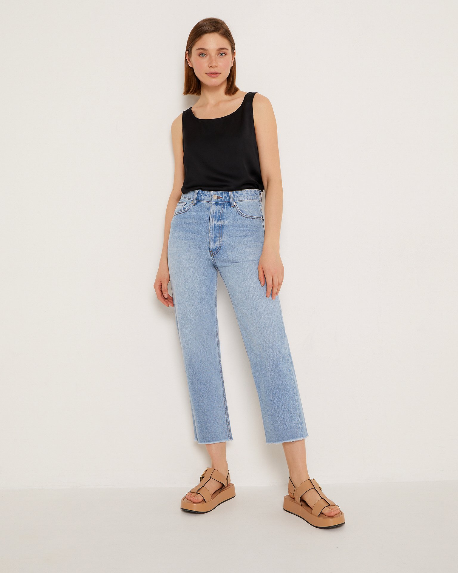 Голубые широкие джинсы 1