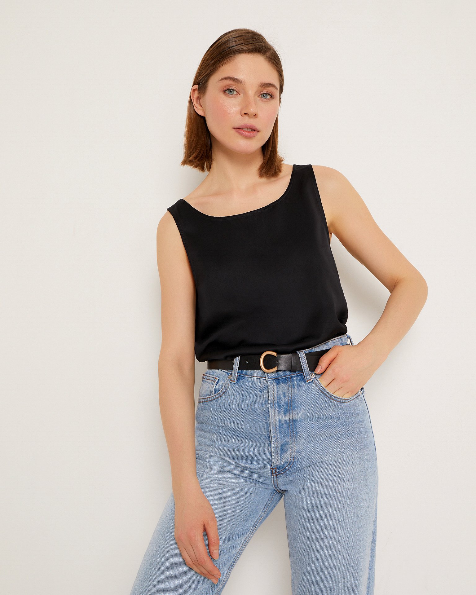 Голубые широкие джинсы 2