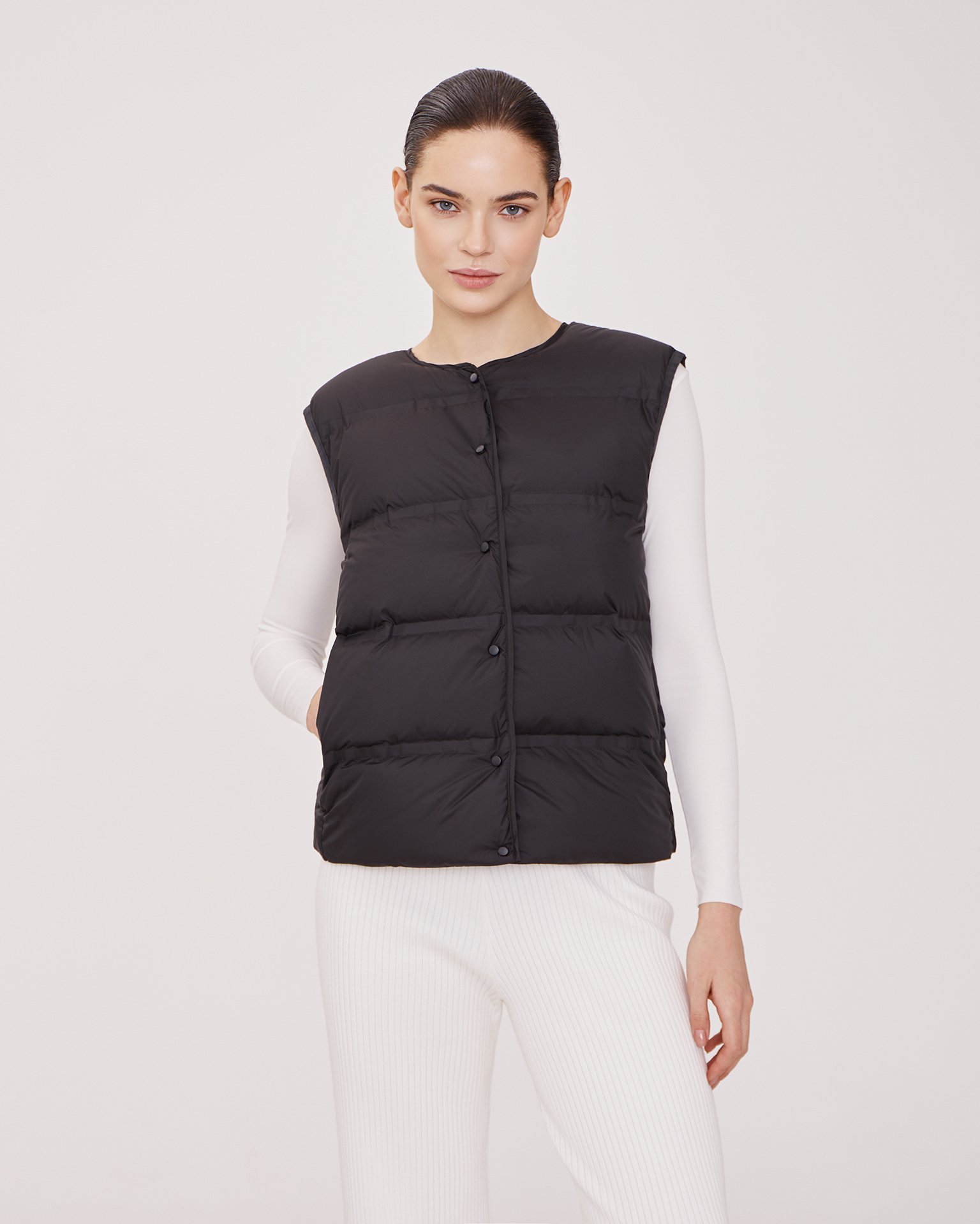 Черный стеганый жилет 2
