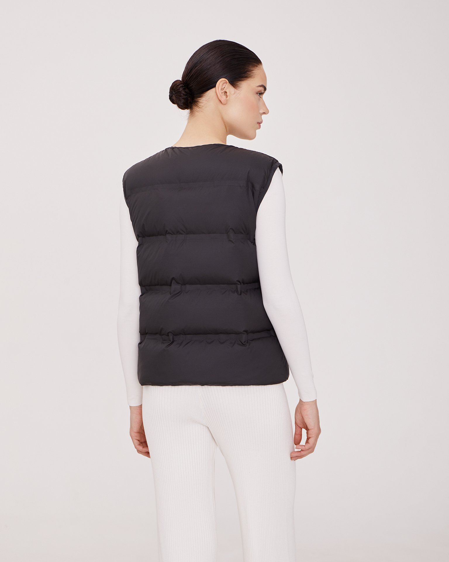 Черный стеганый жилет 4