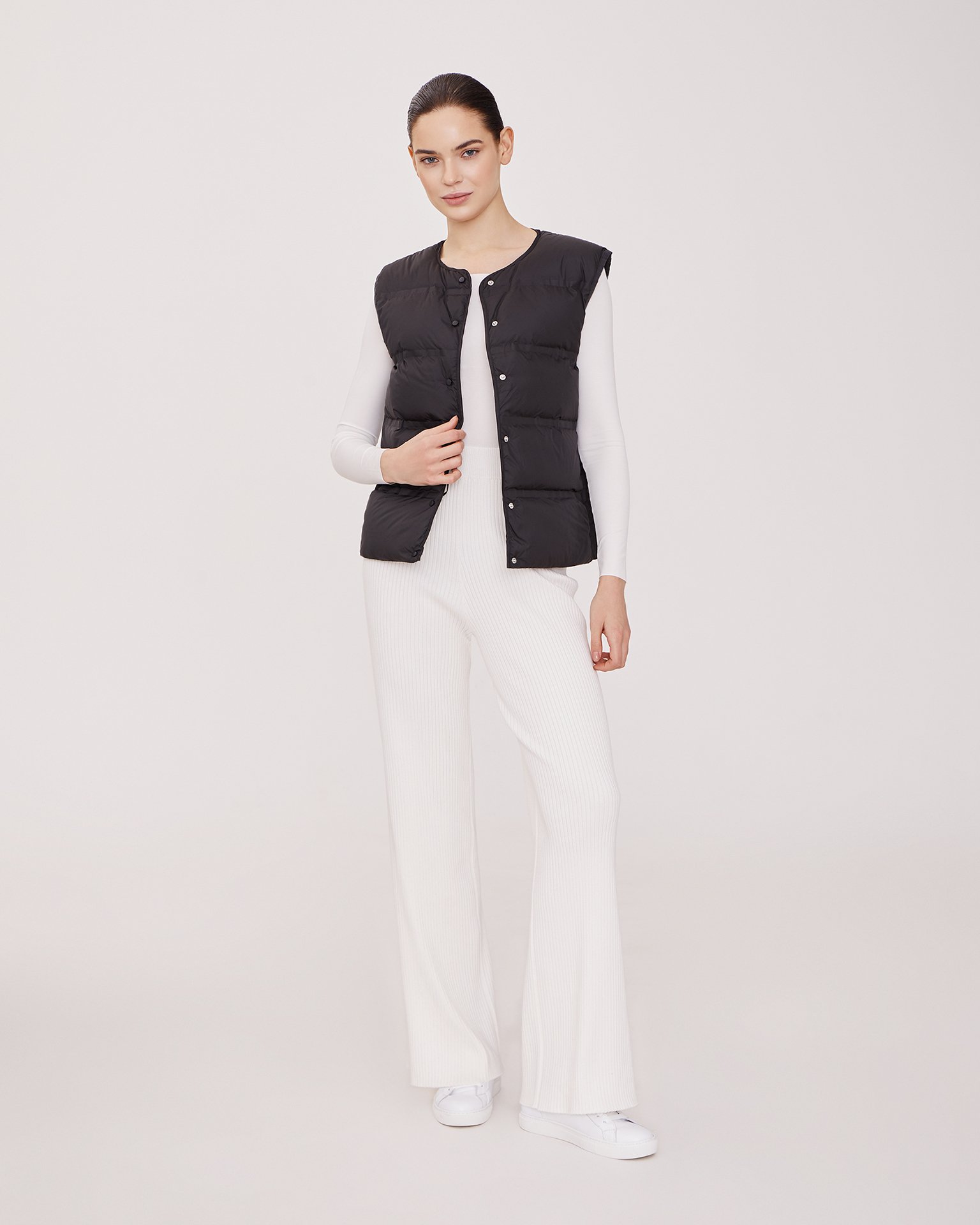 Черный стеганый жилет 3