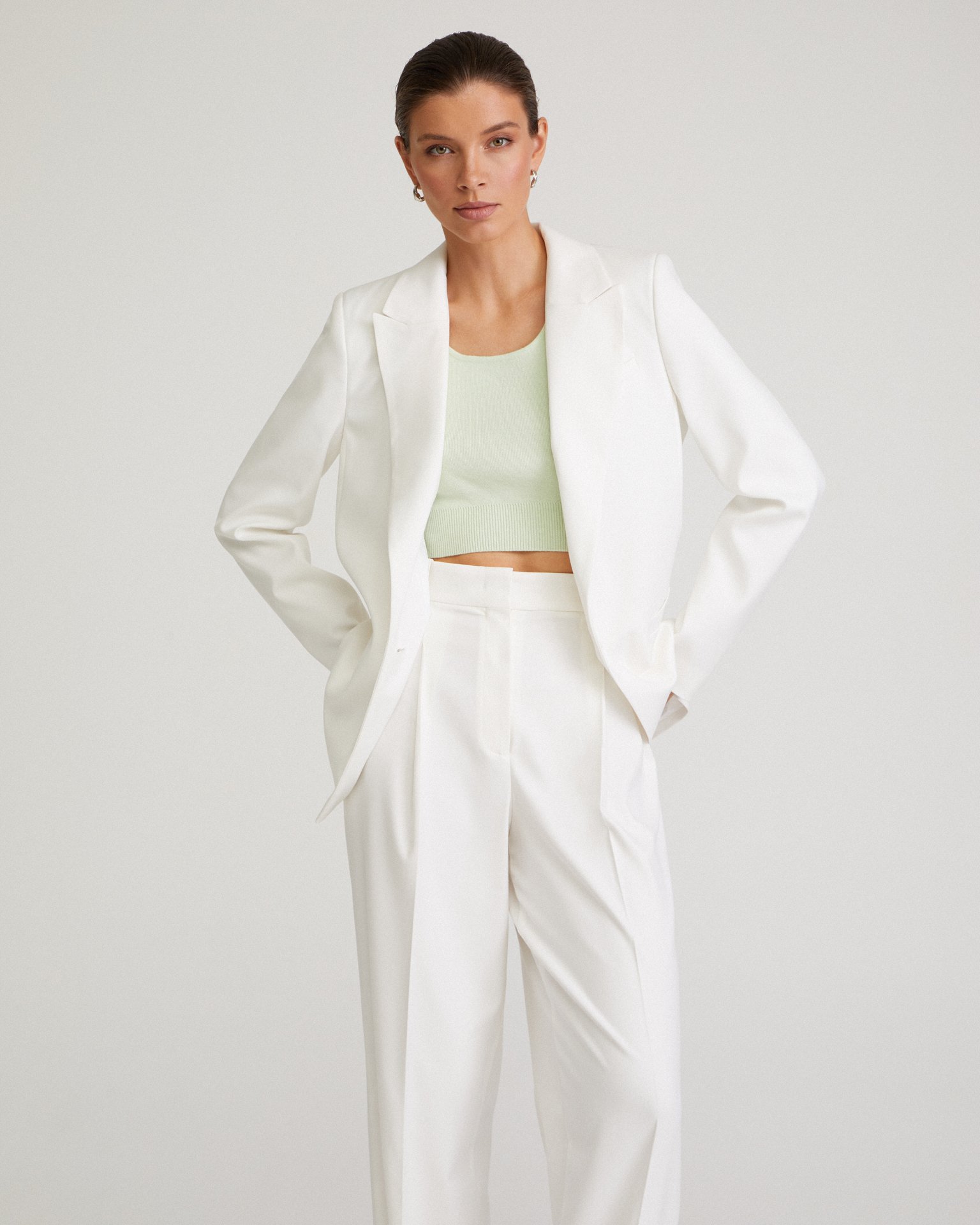 Жакет прямого кроя в белом цвете 1