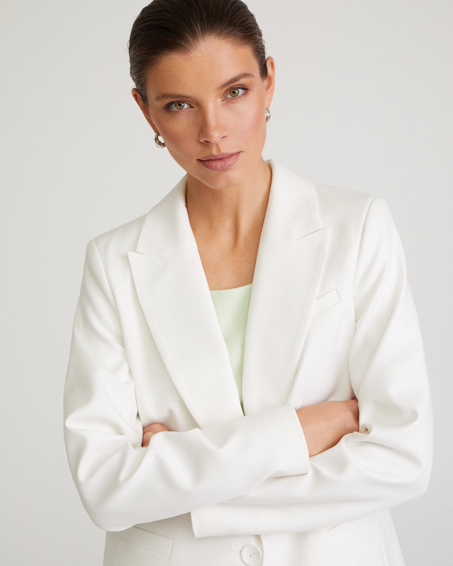 Жакет прямого кроя в белом цвете 5