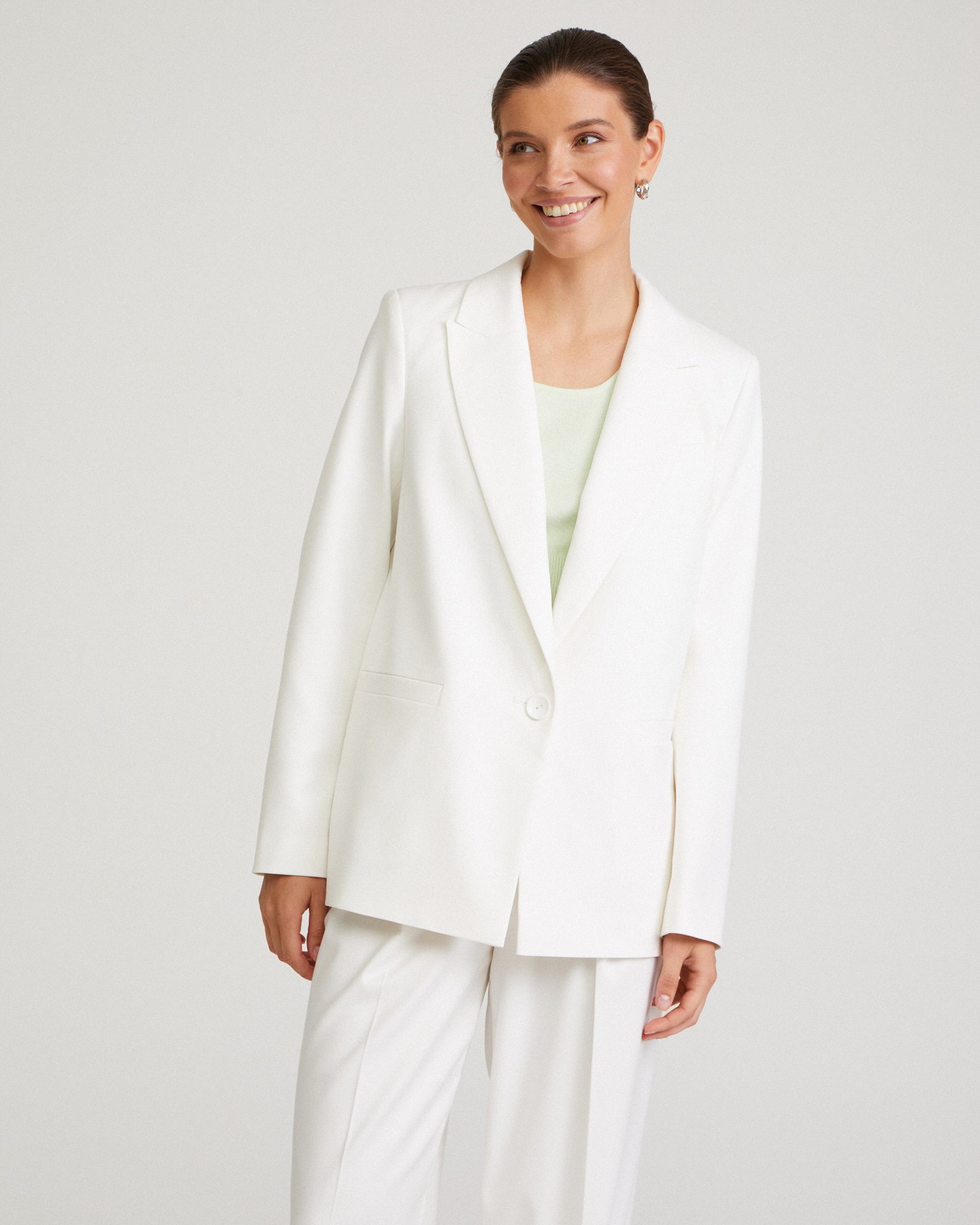 Жакет прямого кроя в белом цвете 4