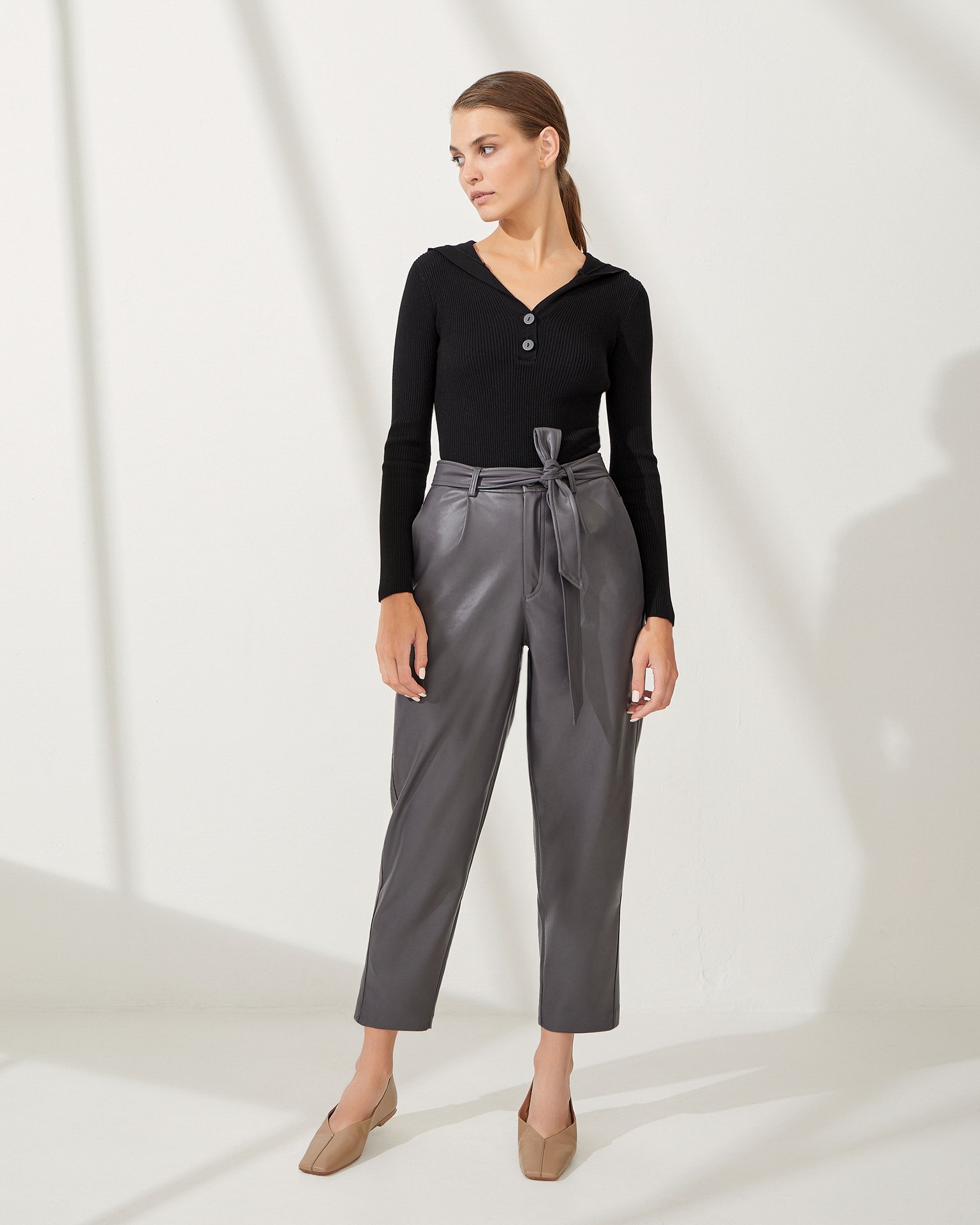 Tapered-leg trousers 2
