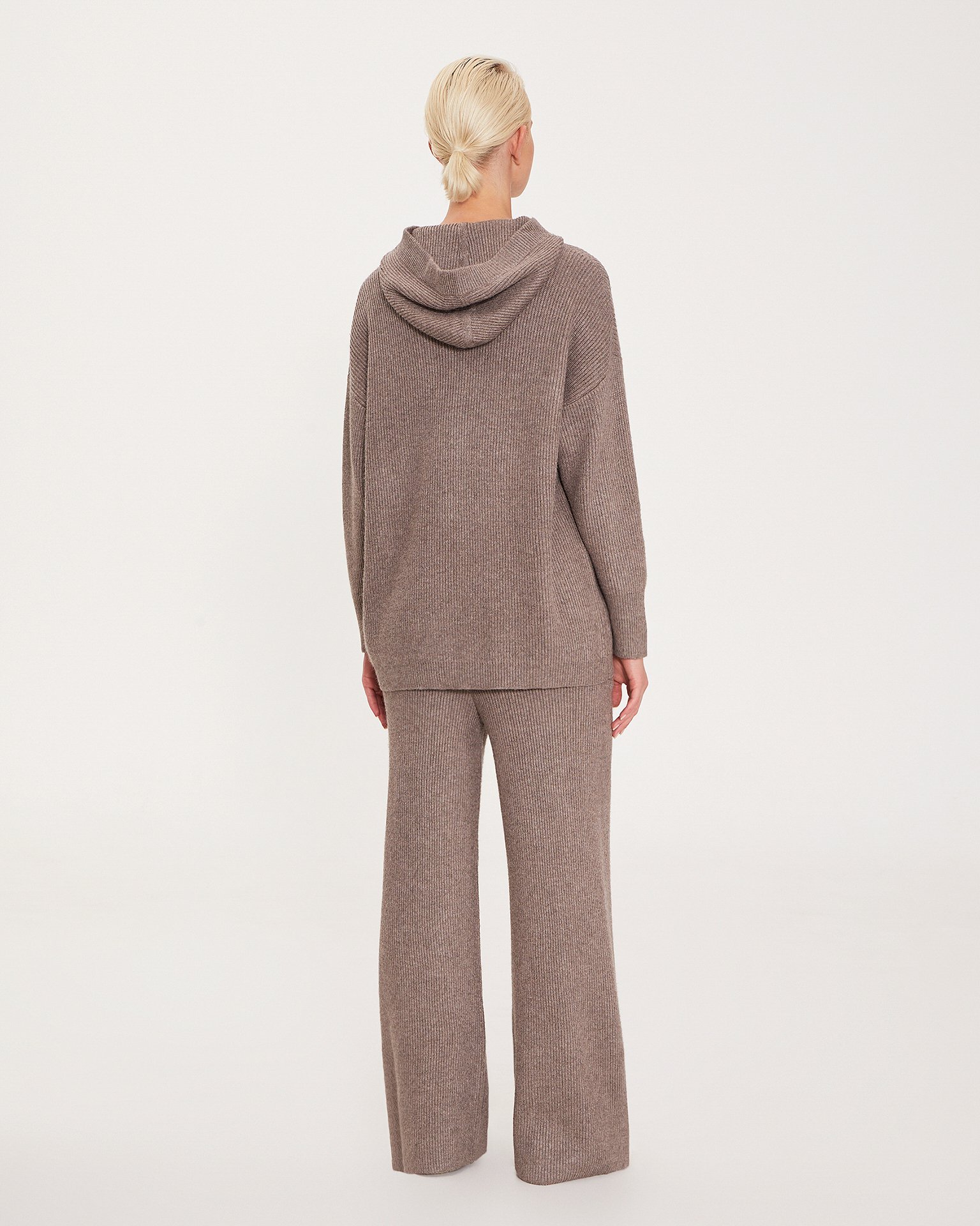 Брючный комплект с капюшоном 3