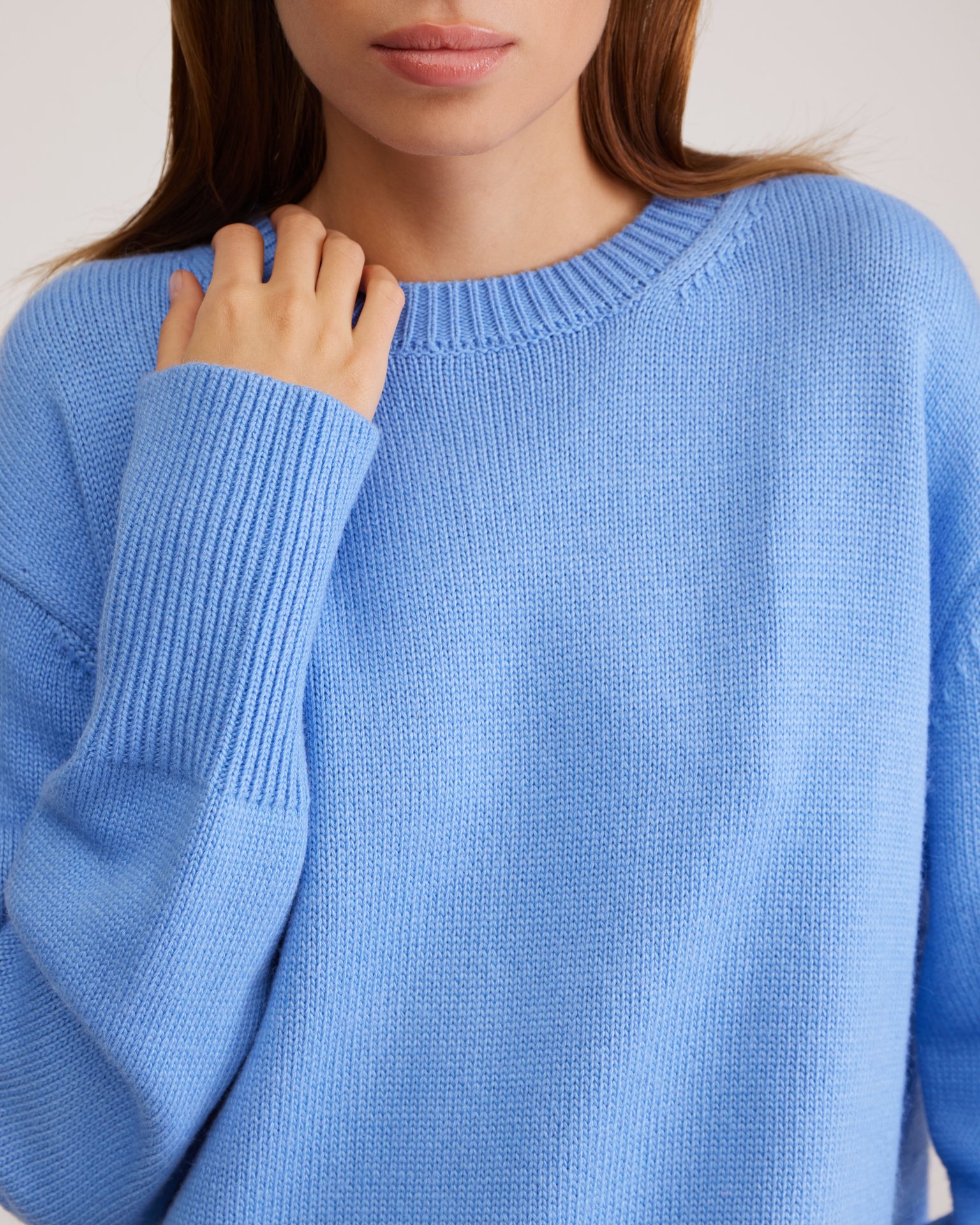 Голубой oversize джемпер 8